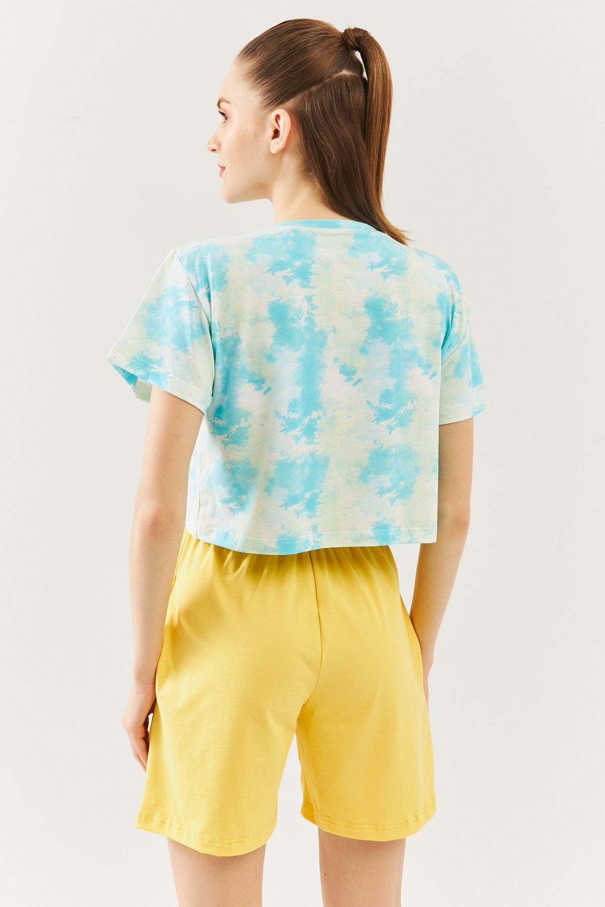 Kadın Oversize Rahat %100 Pamuklu Penye Bisiklet Yaka Kısa Kol Basic Crop T-shirt