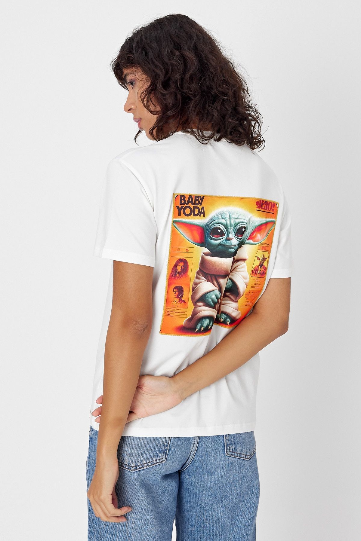 Yapay Zeka Tasarım Sırt Aplike Özel Baskılı %100 Pamuklu Penye Regular Fit T-shirt  (Bebek Yoda)