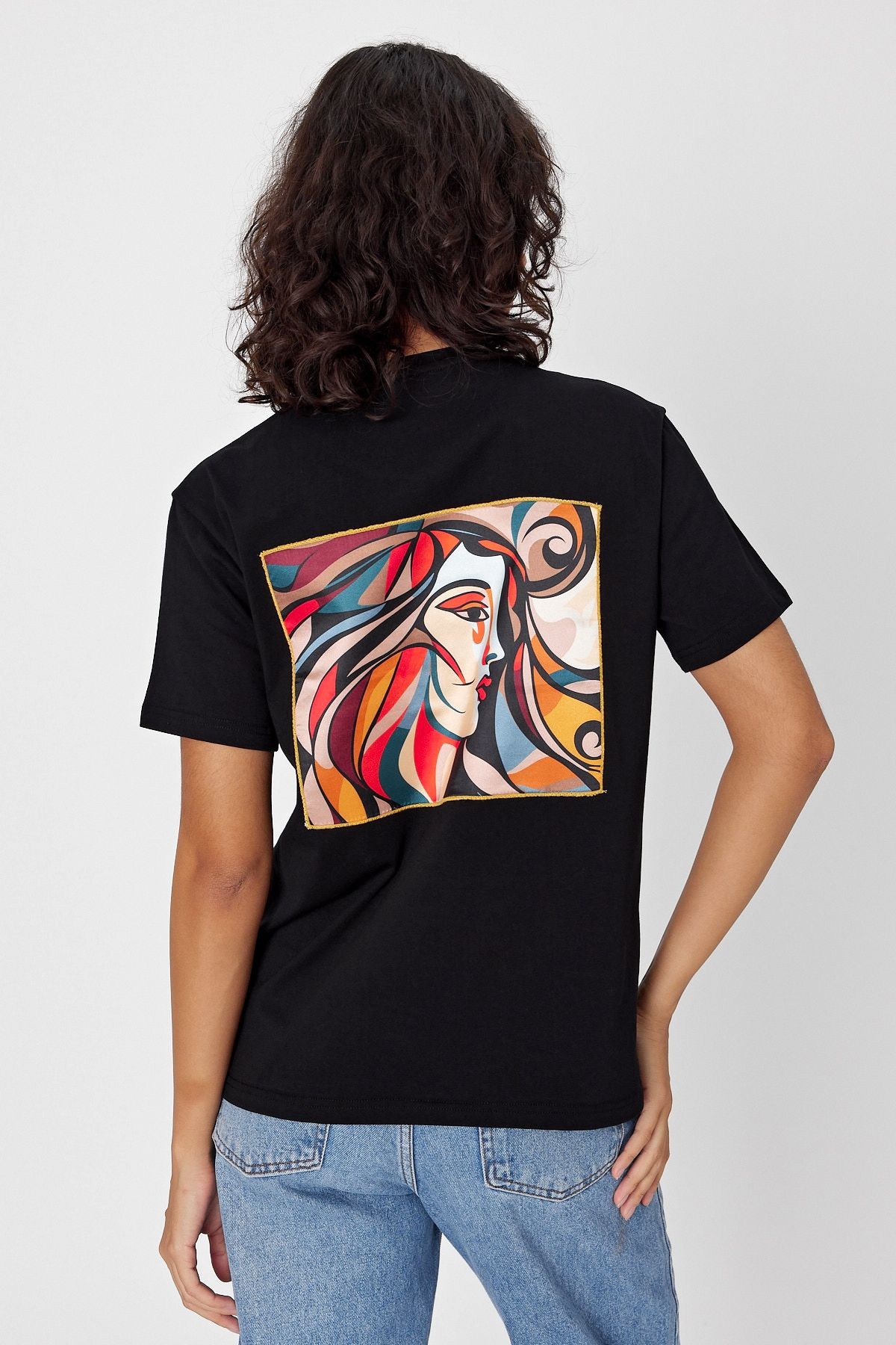 Yapay Zeka Tasarım Sırt Aplike Özel Baskılı %100 Pamuklu Penye Regular Fit T-shirt (pikasso)