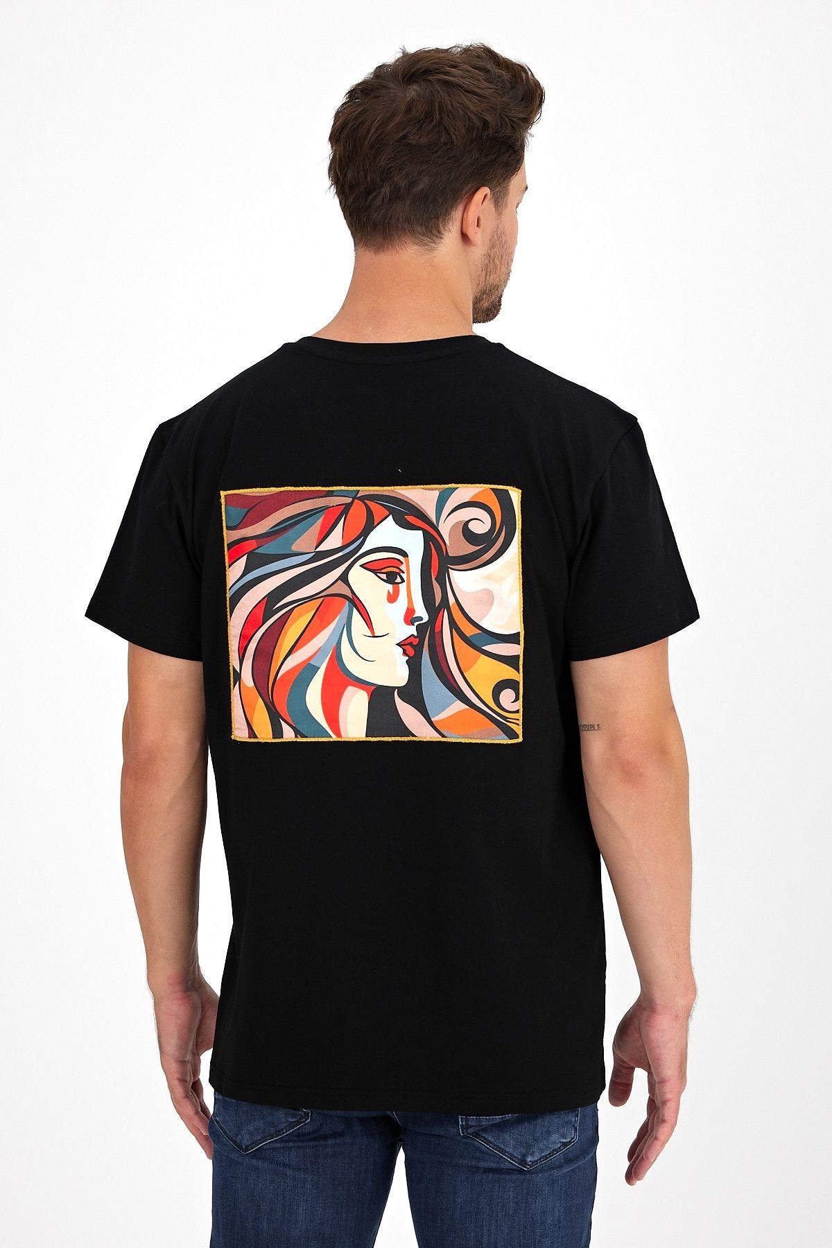 Erkek Yapay Zeka Tasarım Sırt Aplike Özel Baskılı %100 Pamuklu Penye Regular Fit T-shirt (pikasso)
