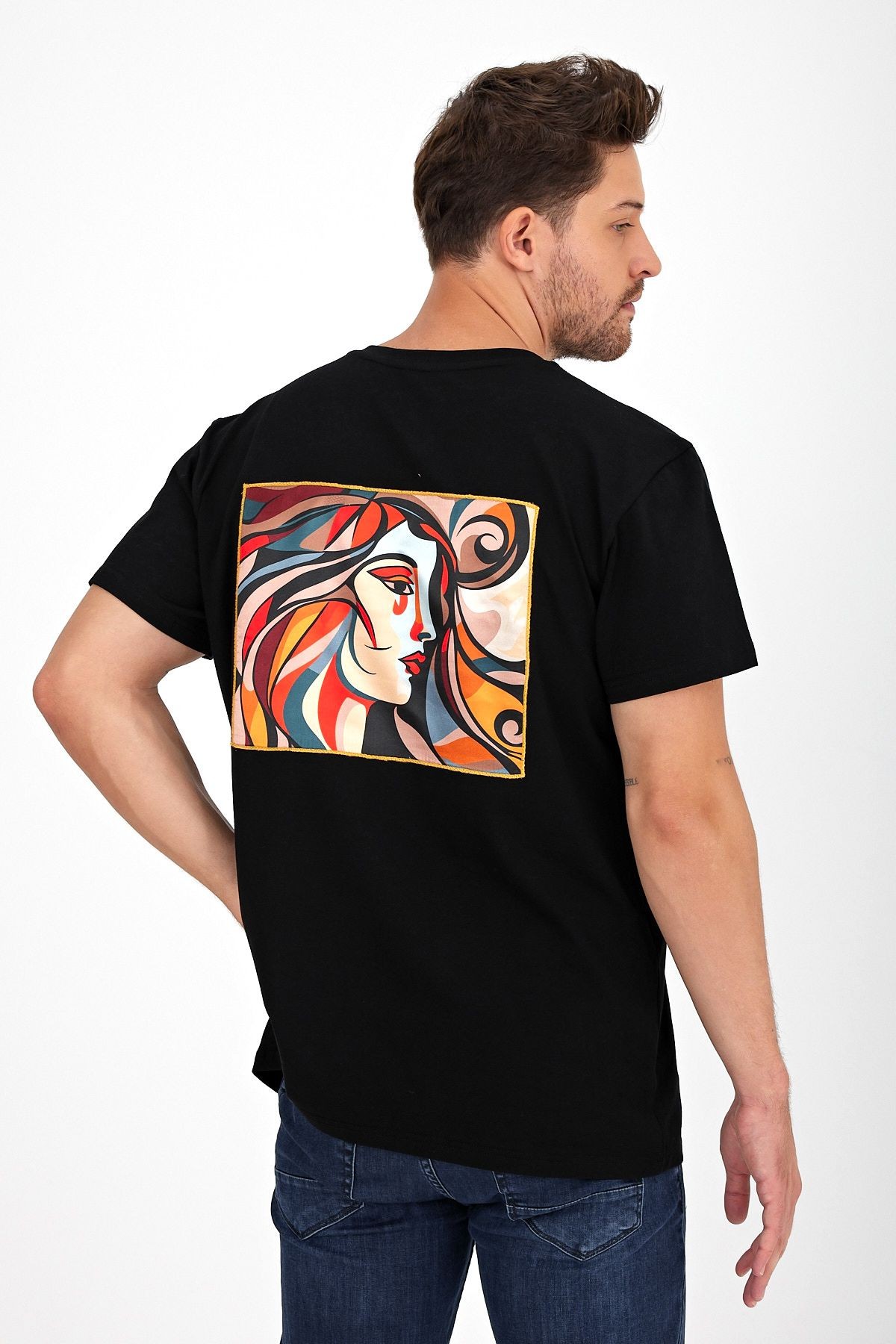 Erkek Yapay Zeka Tasarım Sırt Aplike Özel Baskılı %100 Pamuklu Penye Regular Fit T-shirt (pikasso)