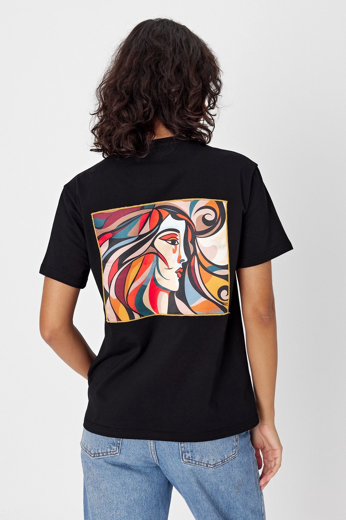 Yapay Zeka Tasarım Sırt Aplike Özel Baskılı %100 Pamuklu Penye Regular Fit T-shirt (pikasso)