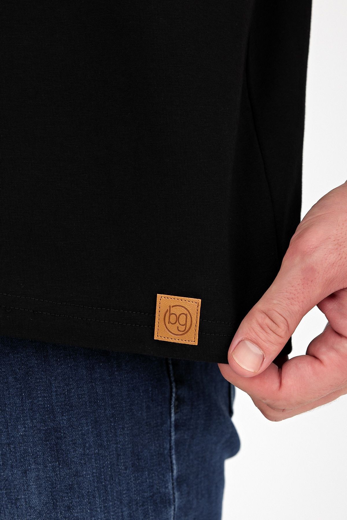 Erkek Yapay Zeka Tasarım Sırt Aplike Özel Baskılı %100 Pamuklu Penye Regular Fit T-shirt (Komodor64)