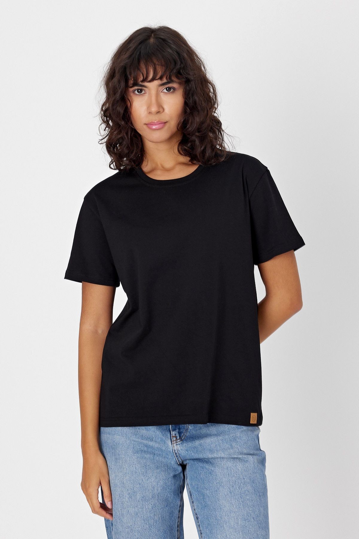 Yapay Zeka Tasarım Sırt Aplike Özel Baskılı %100 Pamuklu Penye Regular Fit T-shirt (pikasso)
