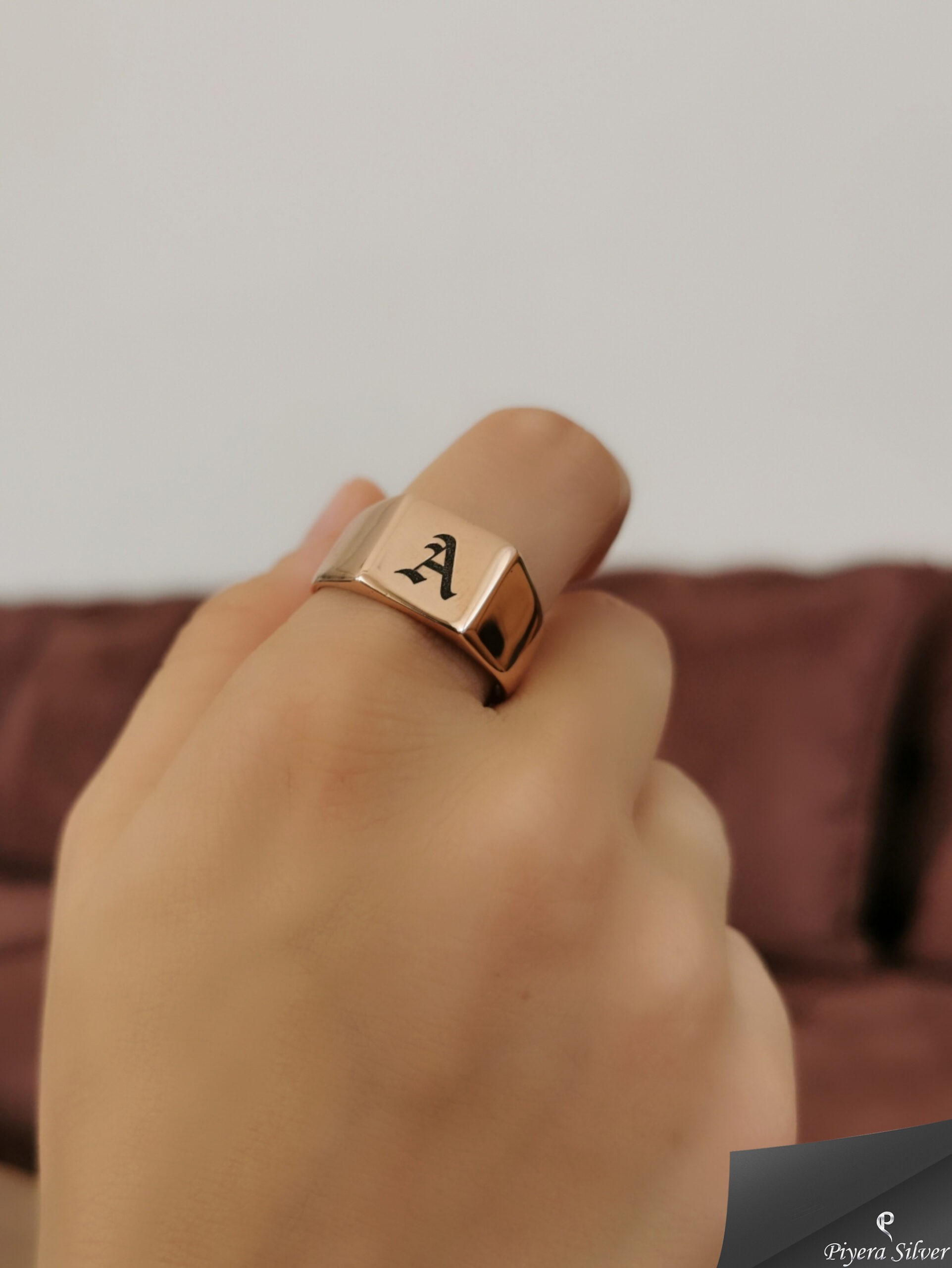 Ladies' Script Initial Signet Ring (1 Initial) | Peoples Jewellers