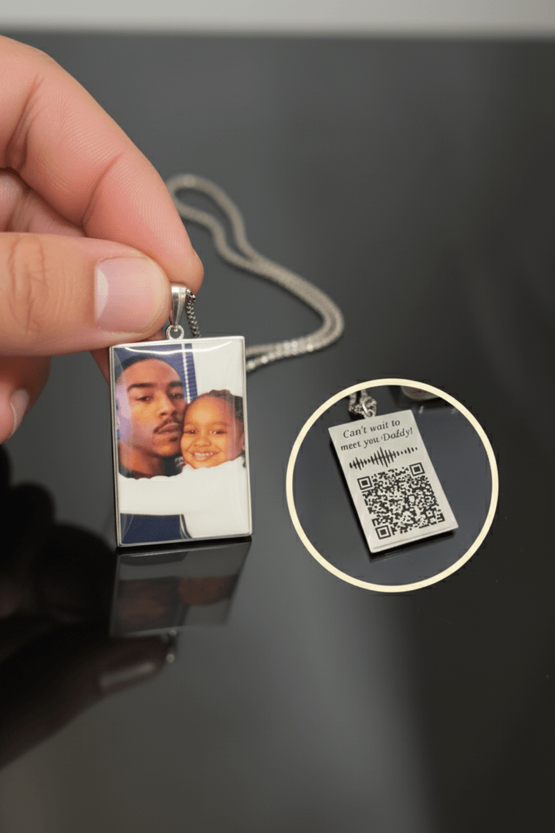 Fotoğraflı ve Qr Kodlu Ses kaydı Tamamı Gümüş Kolye