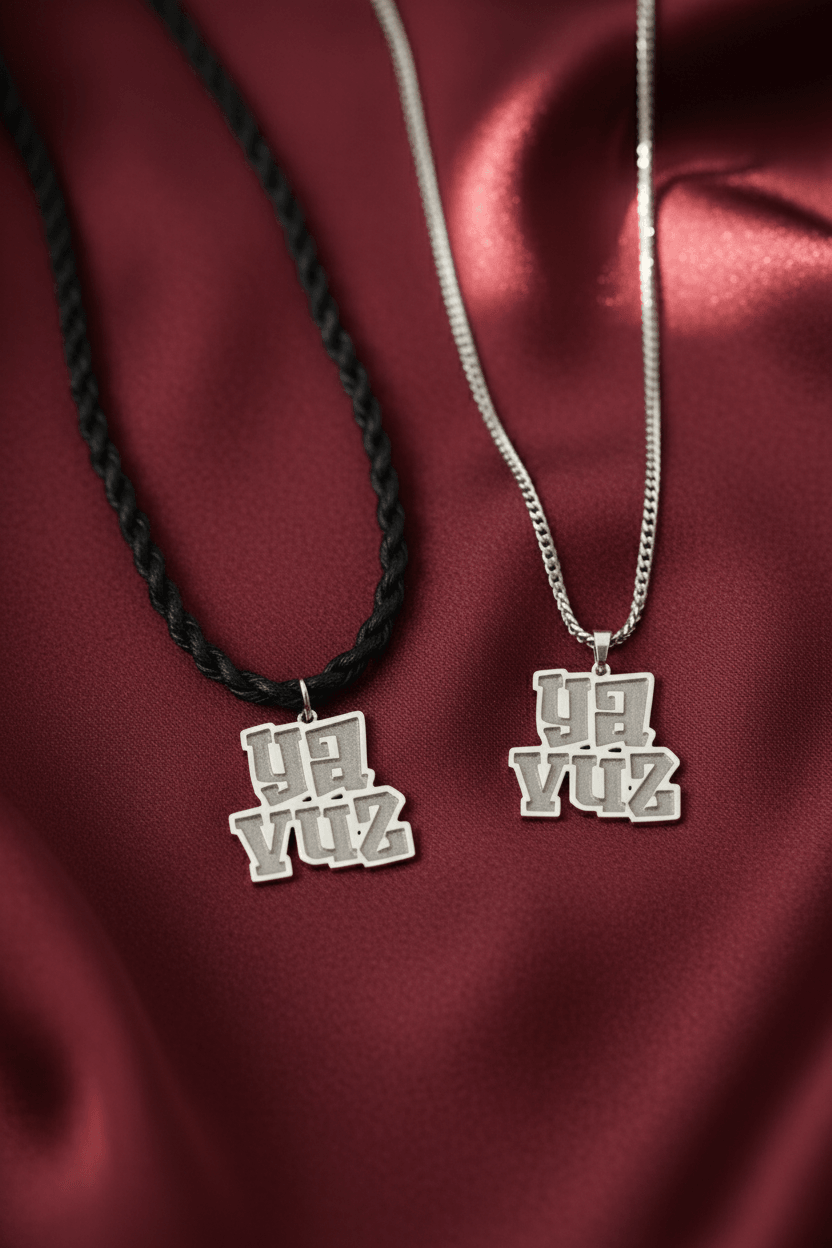 Fosforlu Karanlıkta Parlayan Kişiye Özel İsimli Erkek Çocuk Gümüş Kolye