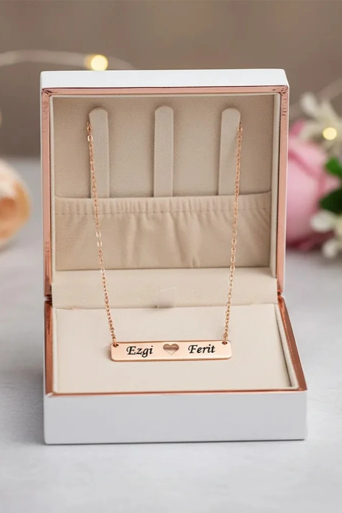 Kişiye Özel Kalpli İsimli Plaka Gümüş Kolye