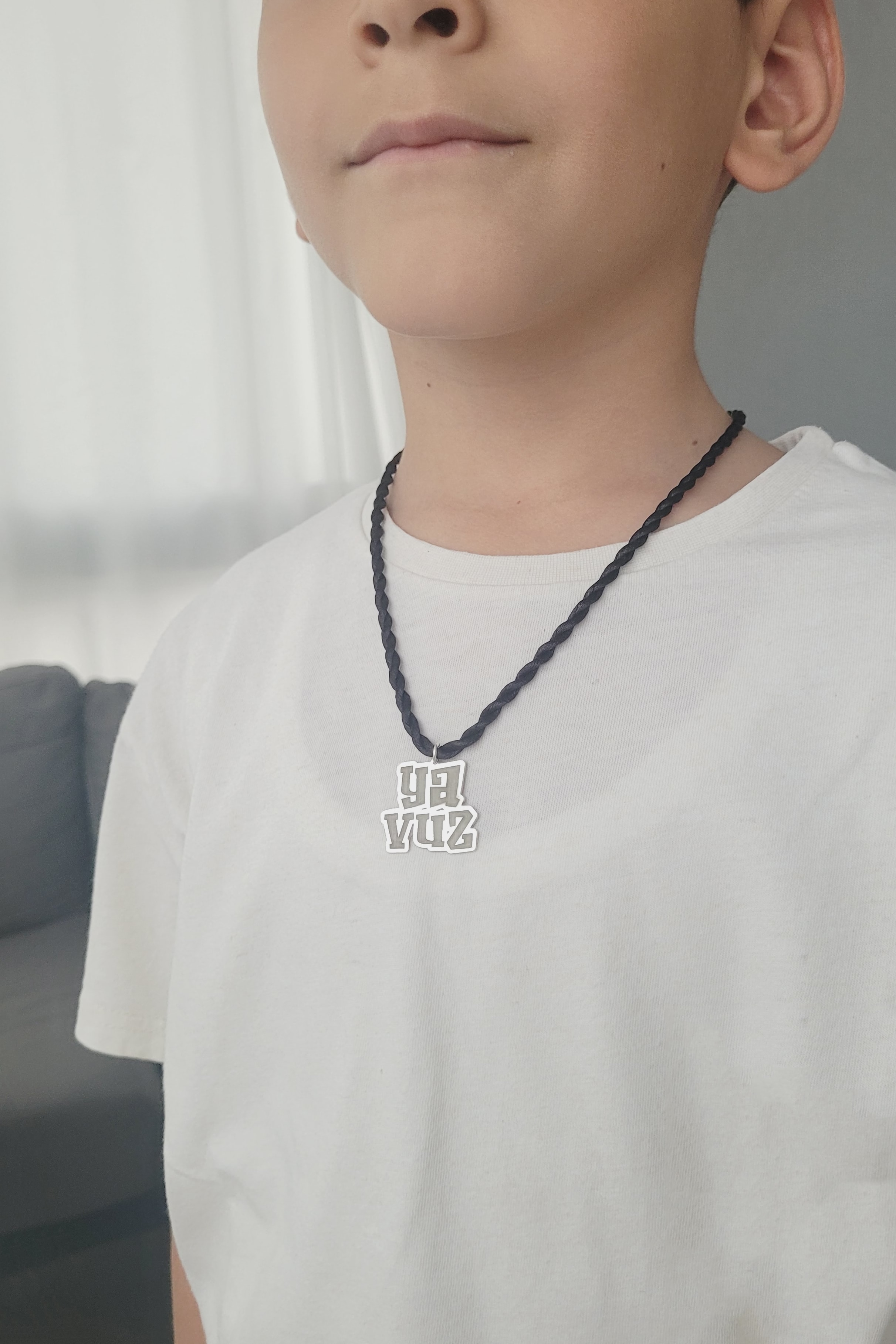 Fosforlu Karanlıkta Parlayan Kişiye Özel İsimli Erkek Çocuk Gümüş Kolye