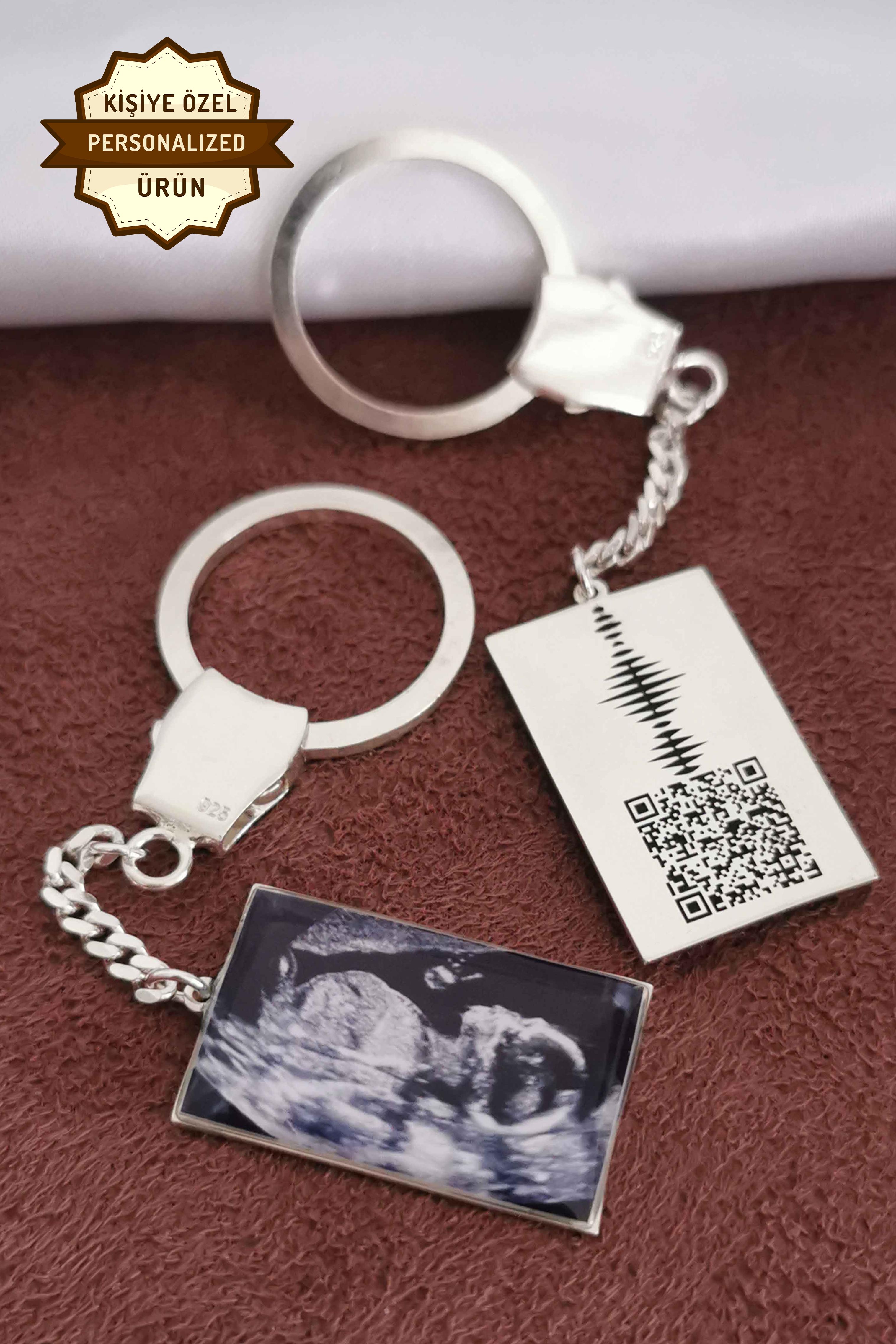 Bebek Ultrason Fotoğrafı ve Kalp Sesi Qr Kodlu Tamamı Gümüş Anahtarlık