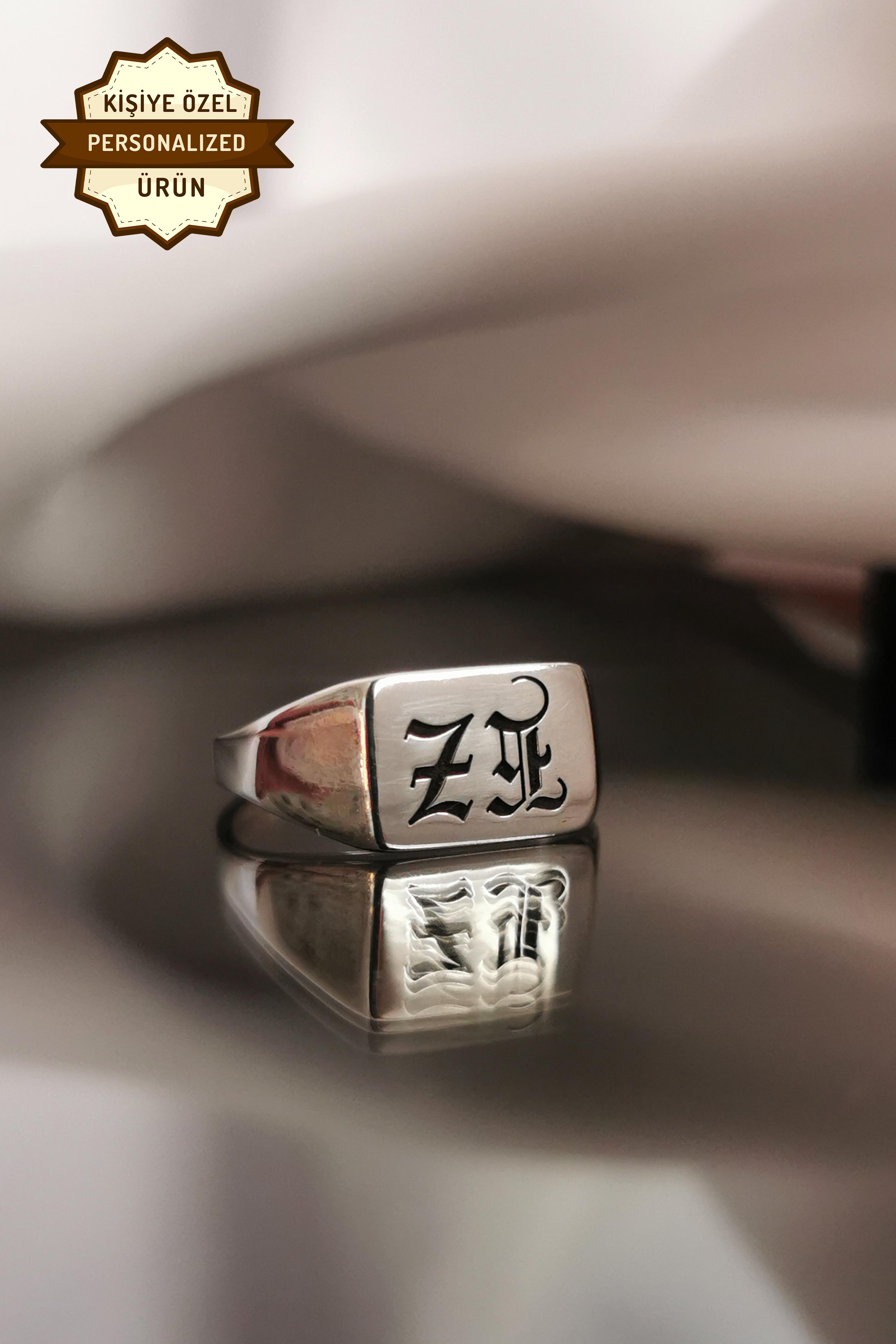 Zoë Chicco 14k Gold Engraved Initial with Diamond Halo Round Signet Ring –  ZOË CHICCO