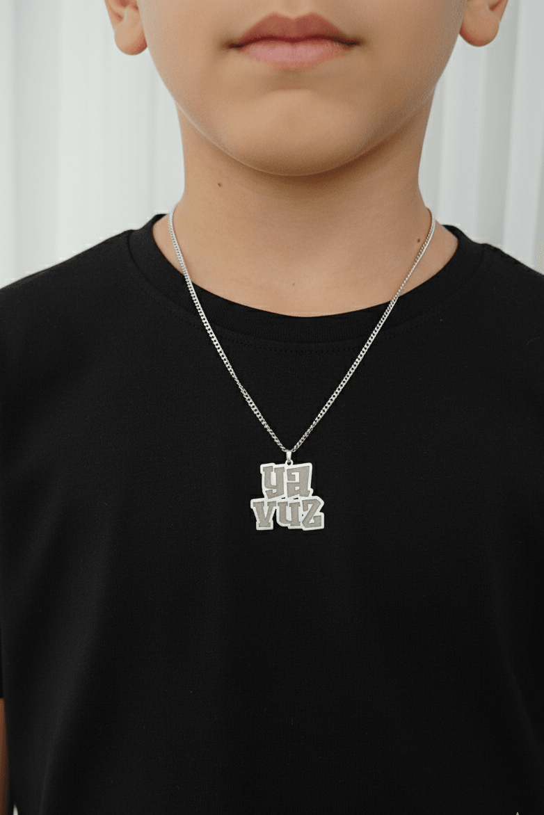 Fosforlu Karanlıkta Parlayan Kişiye Özel İsimli Erkek Çocuk Gümüş Kolye