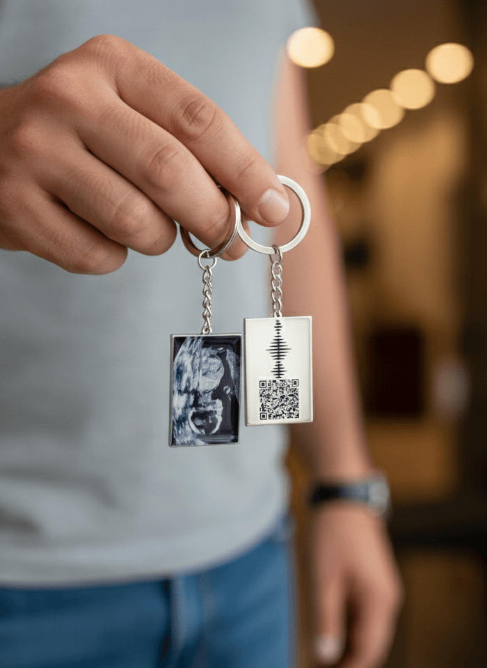 Bebek Ultrason Fotoğrafı ve Kalp Sesi Qr Kodlu Tamamı Gümüş Anahtarlık