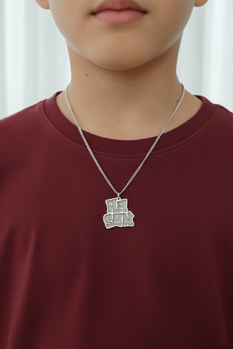 Fosforlu Karanlıkta Parlayan Kişiye Özel İsimli Erkek Çocuk Gümüş Kolye