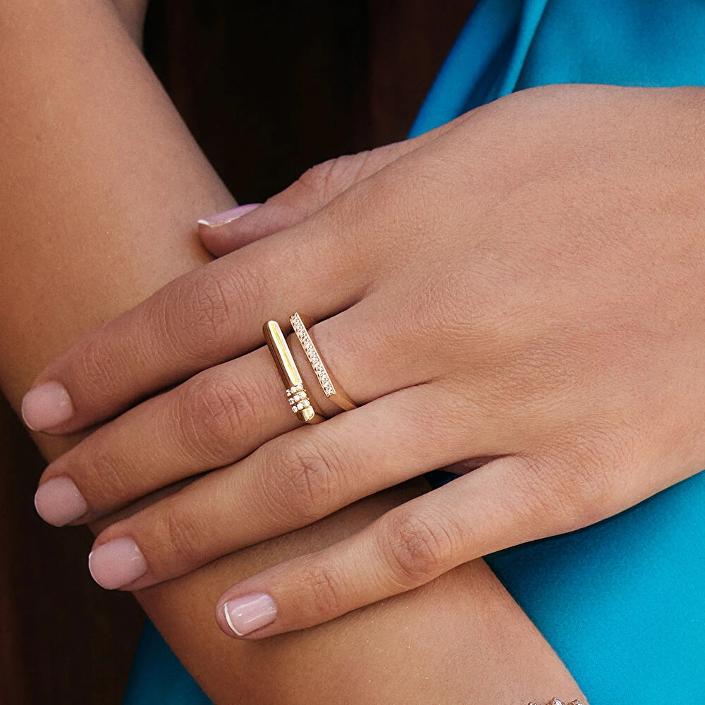 Taş Detaylı Altın Yüzük