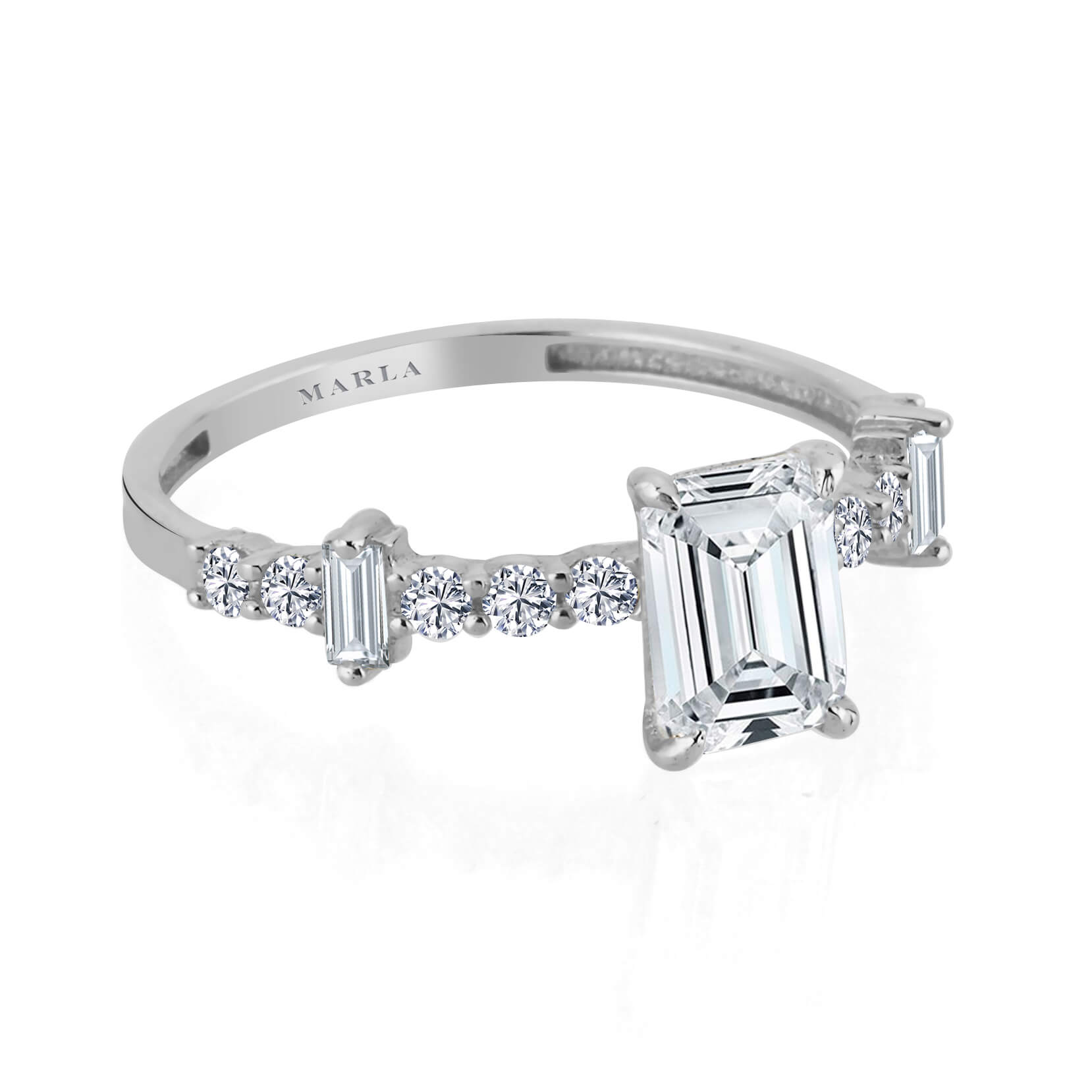 Beyaz Altın Baget Yüzük