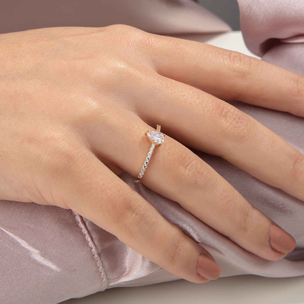 Yan Taşlı Damla Tektaş Altın Yüzük