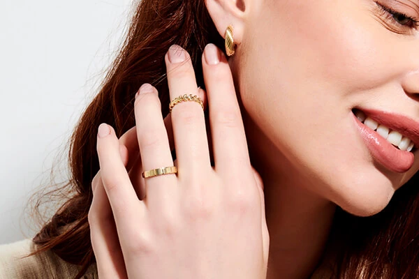 Kız İsteme Törenine Işıltı Katacak Takı Önerileri