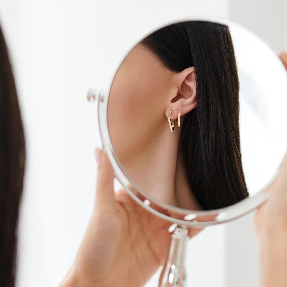 Taş Detaylı Ataç Küpe