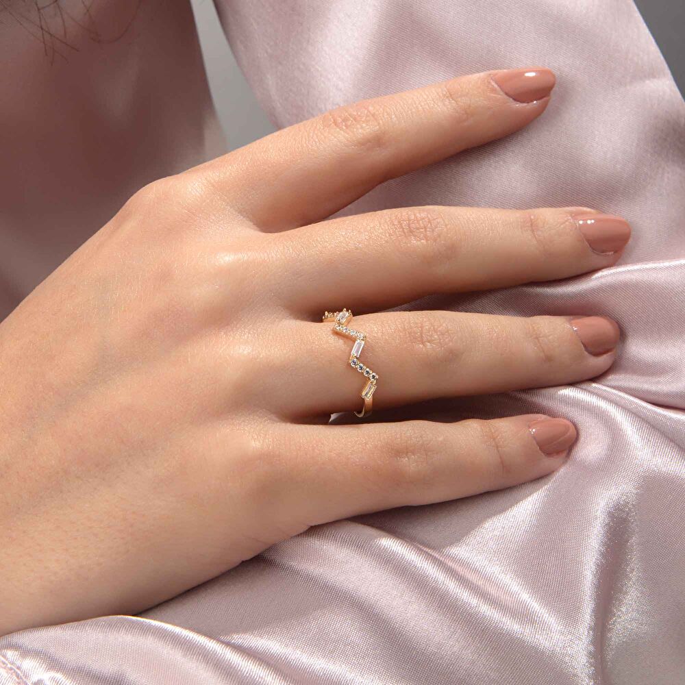 Latife Taş Detaylı Altın Yüzük