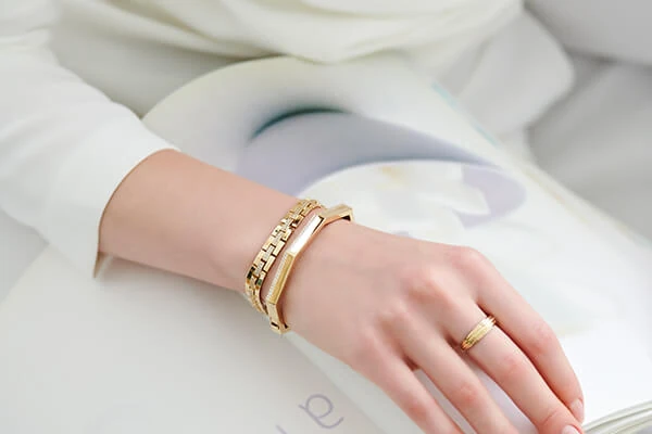 Beyaz Dress Code ile Hangi Mücevherler Uyum Sağlar? 