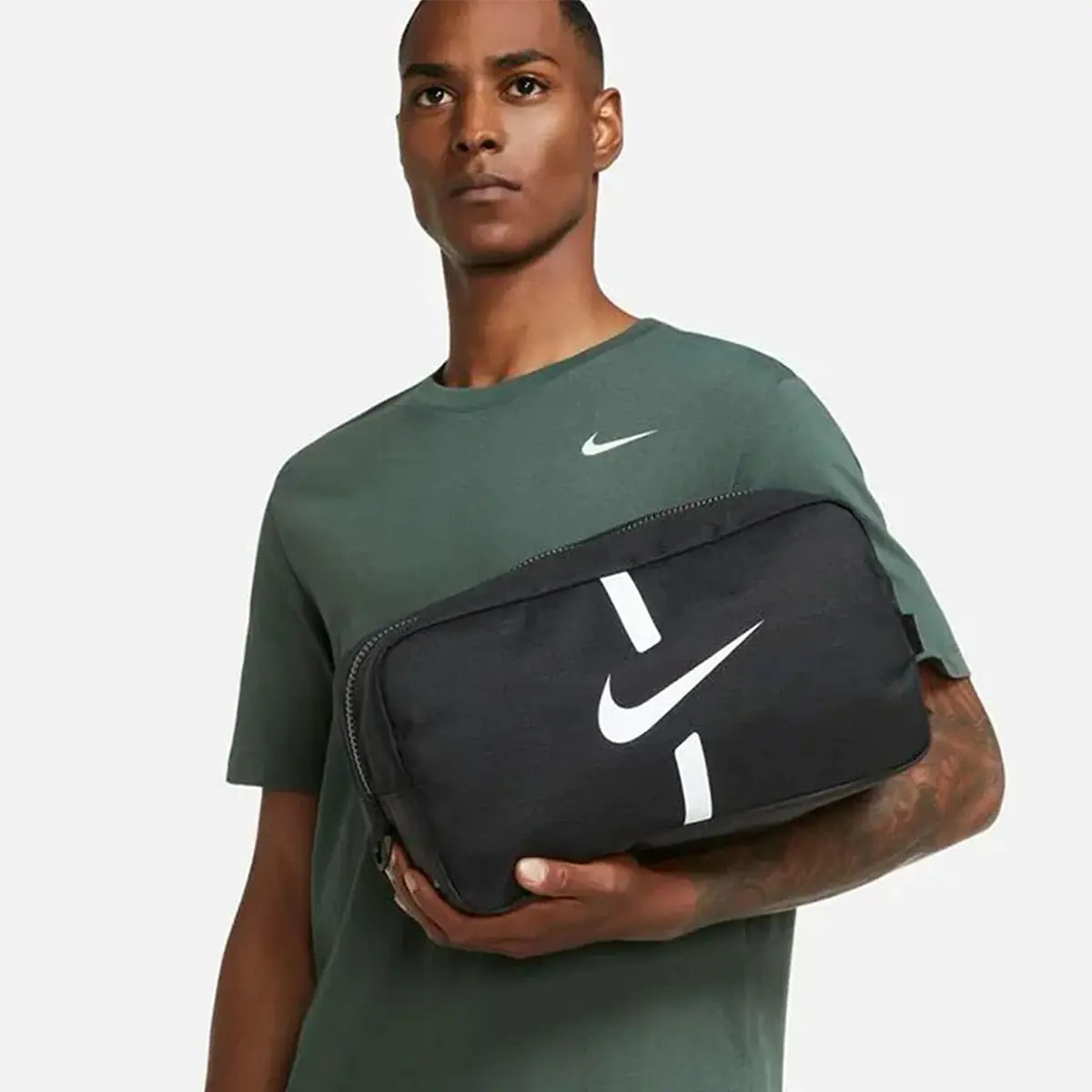 Nike DC2648-010 Krampon Çantası