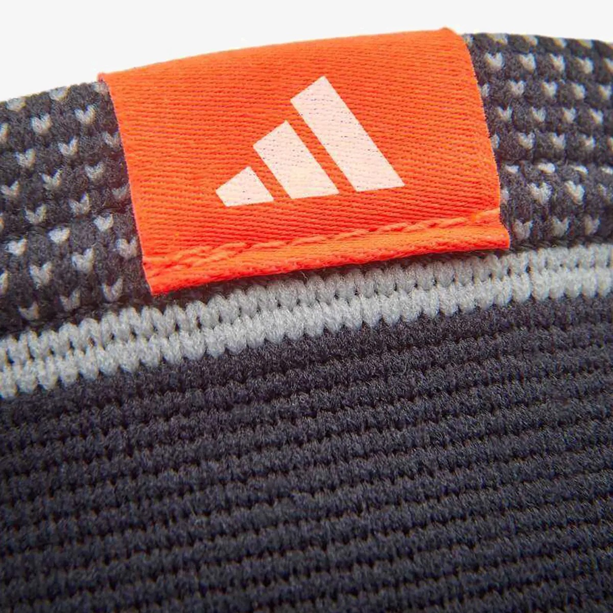 Adidas El Bilek Desteği