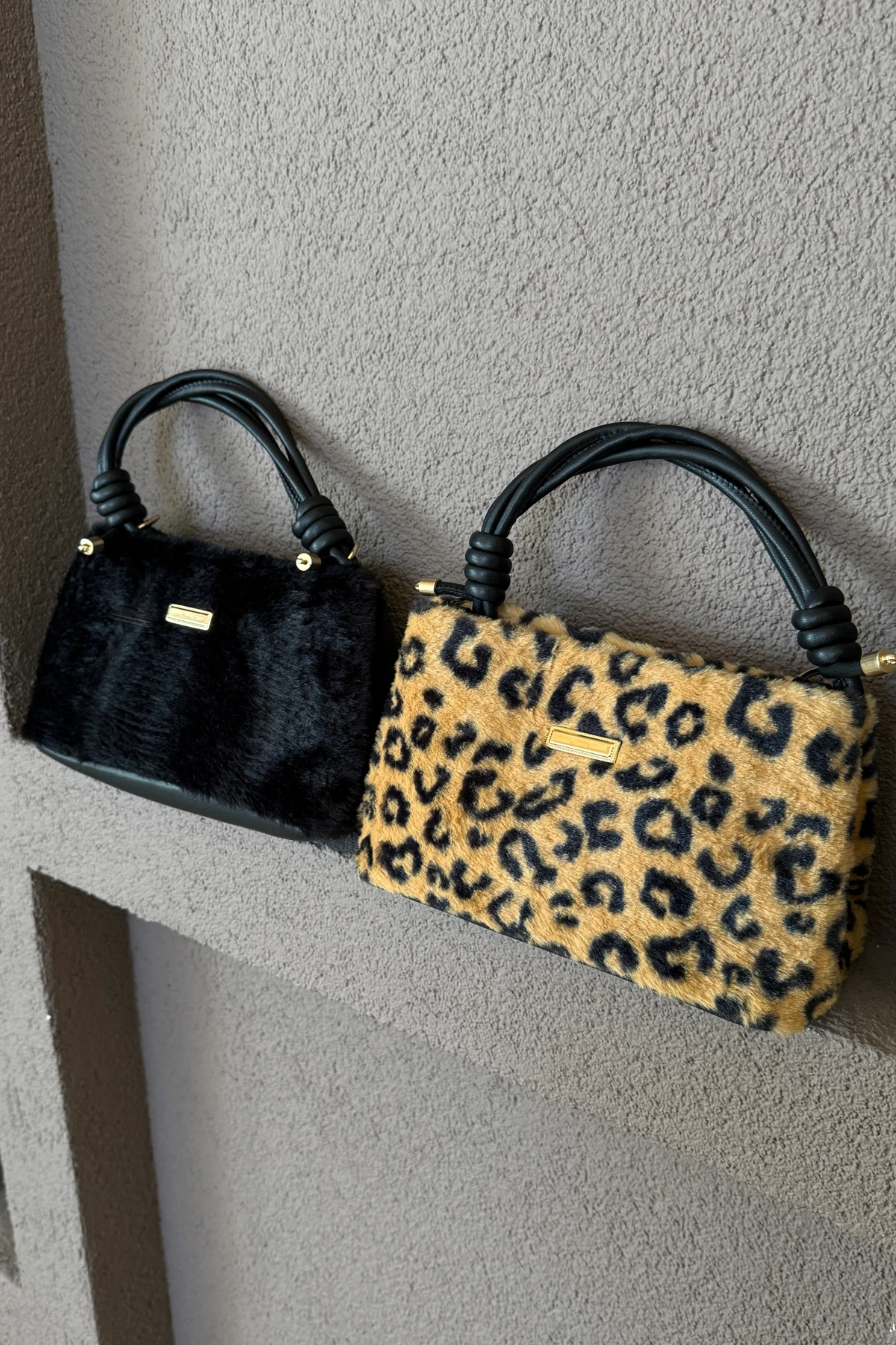 Lagraccio Paris Kadın Lora Peluş Askılı Çanta - Leopar Desenli