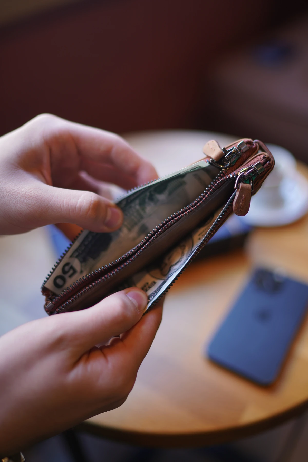 La'Graccio Paris Chaıs Siyah El Tutmalı Hakiki Deri Telefon Hazneli Cüzdan - Crazy Taba