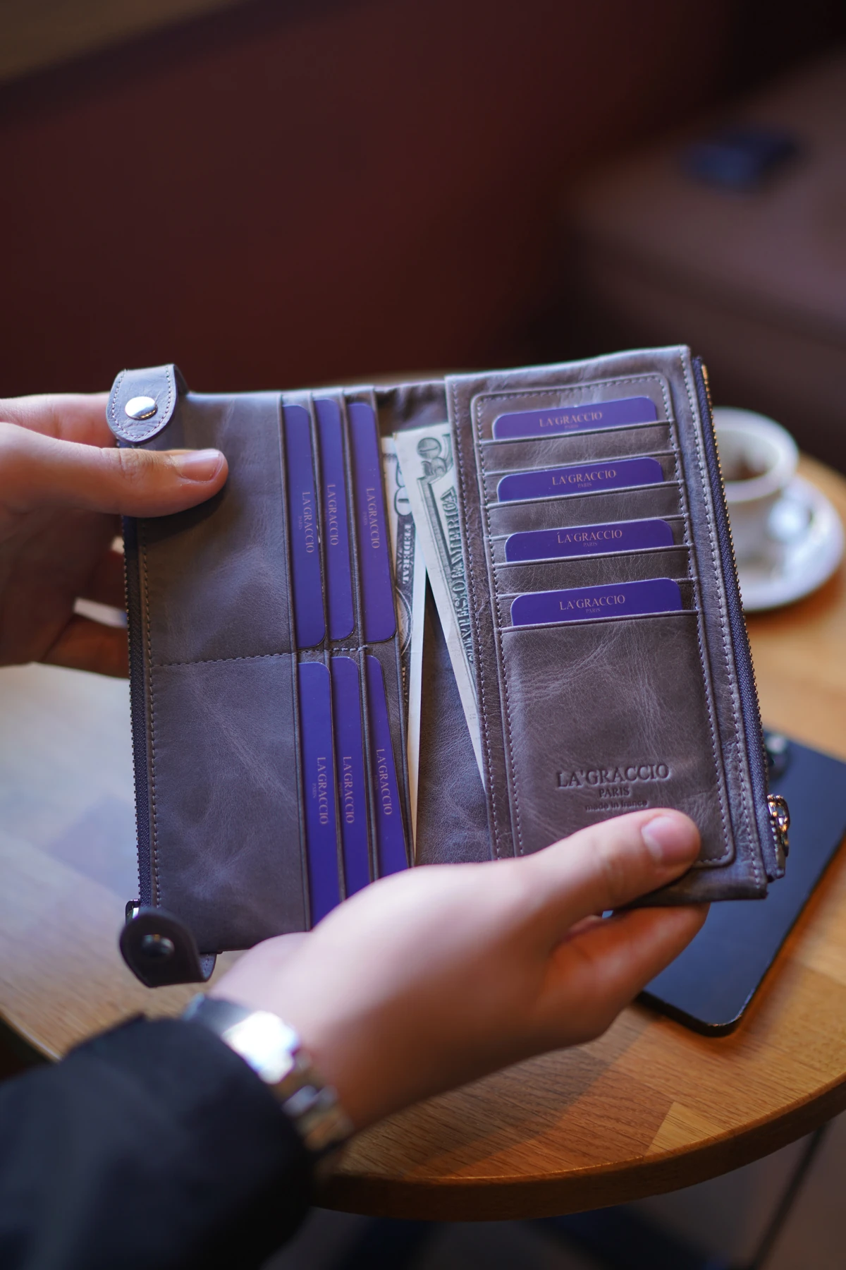 La'Graccio Paris Chaıs Siyah El Tutmalı Hakiki Deri Telefon Hazneli Cüzdan - Crazy Gri