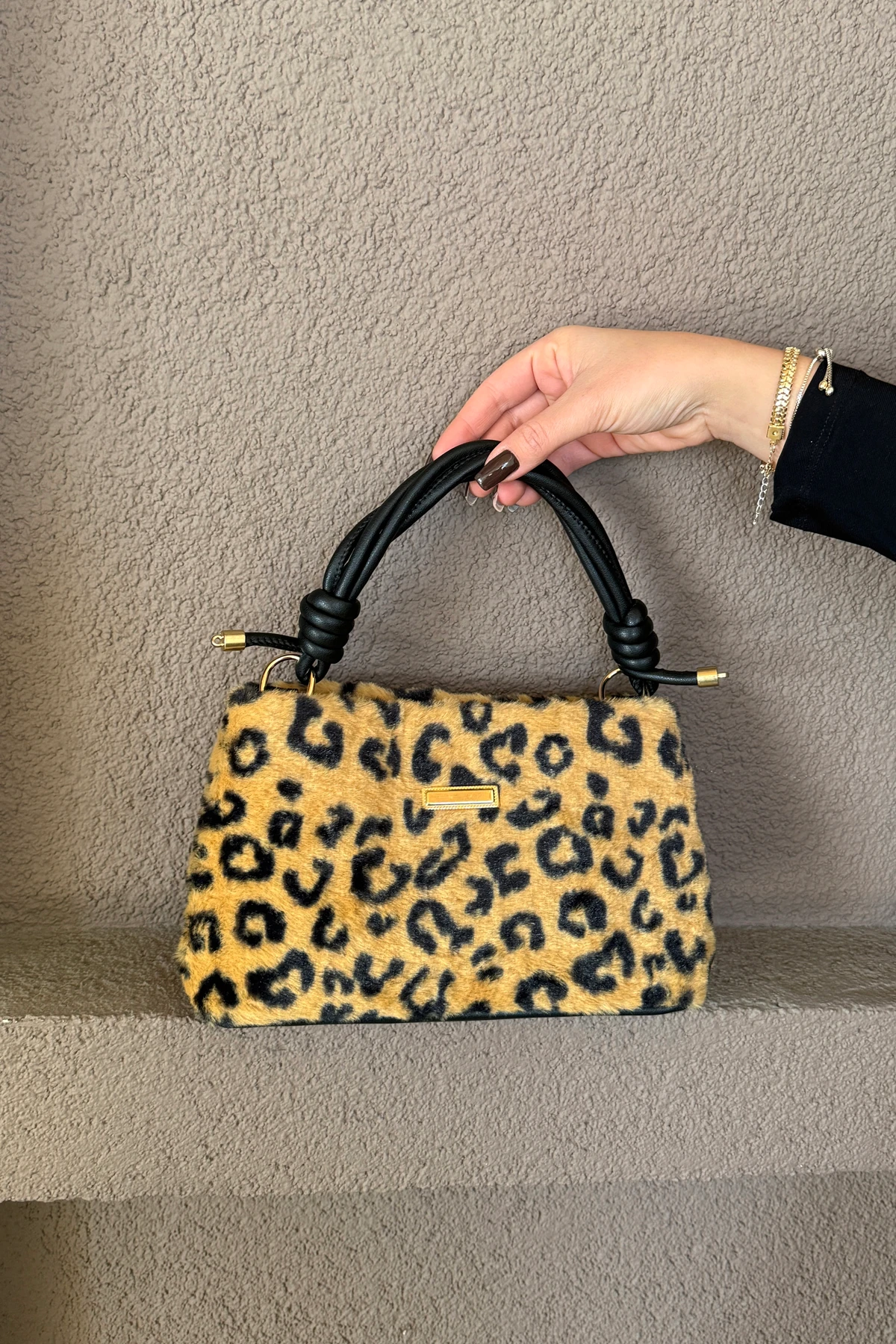 Lagraccio Paris Kadın Lora Peluş Askılı Çanta - Leopar Desenli