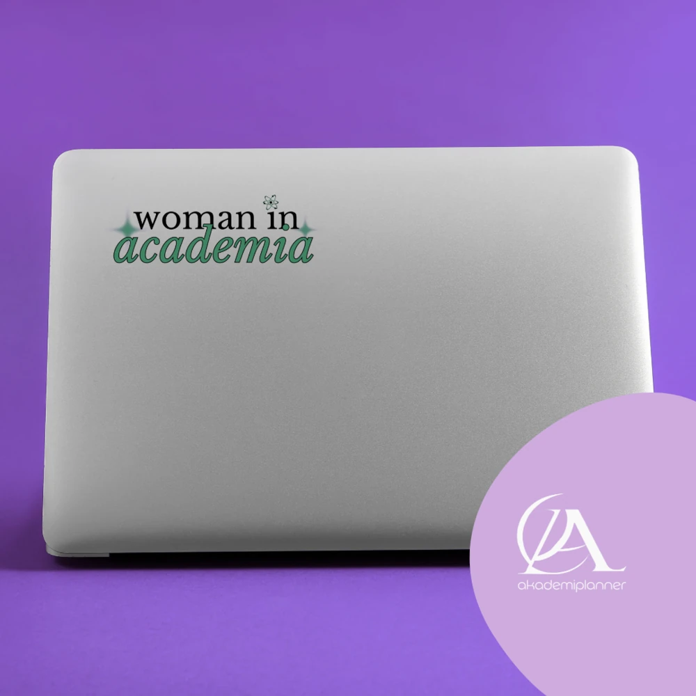 Woman in Academia Yeşil Yazı Büyük Boy Tez Etiketi ve Yüksek Lisans Doktora Etiketi Sticker