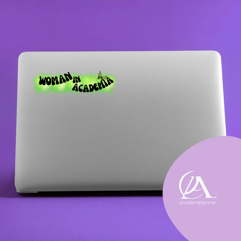 Woman in Academia Orman Büyük Boy Tez Etiketi ve Yüksek Lisans Doktora Etiketi Sticker