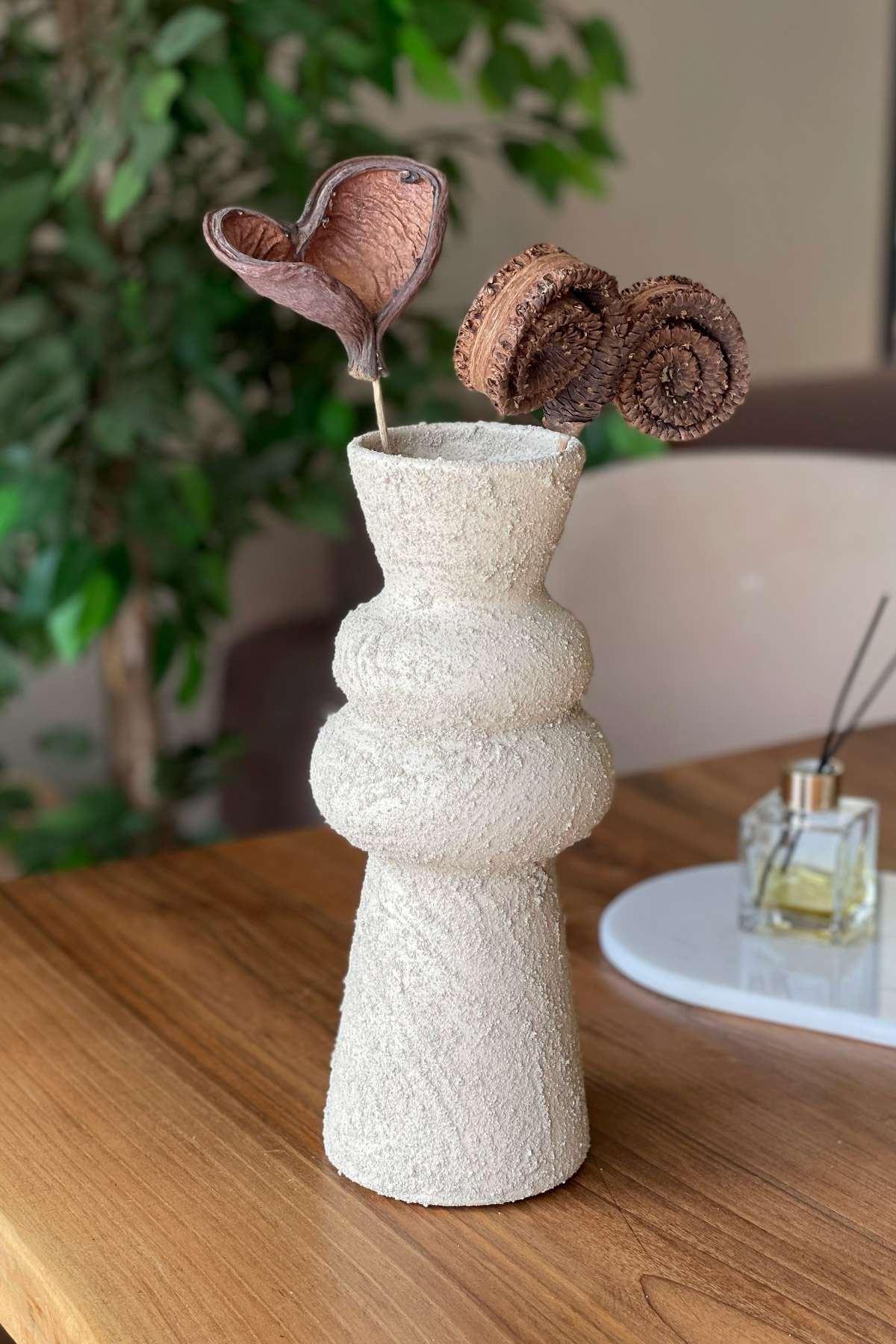Dokulu Boru Vazo Kırık Beyaz