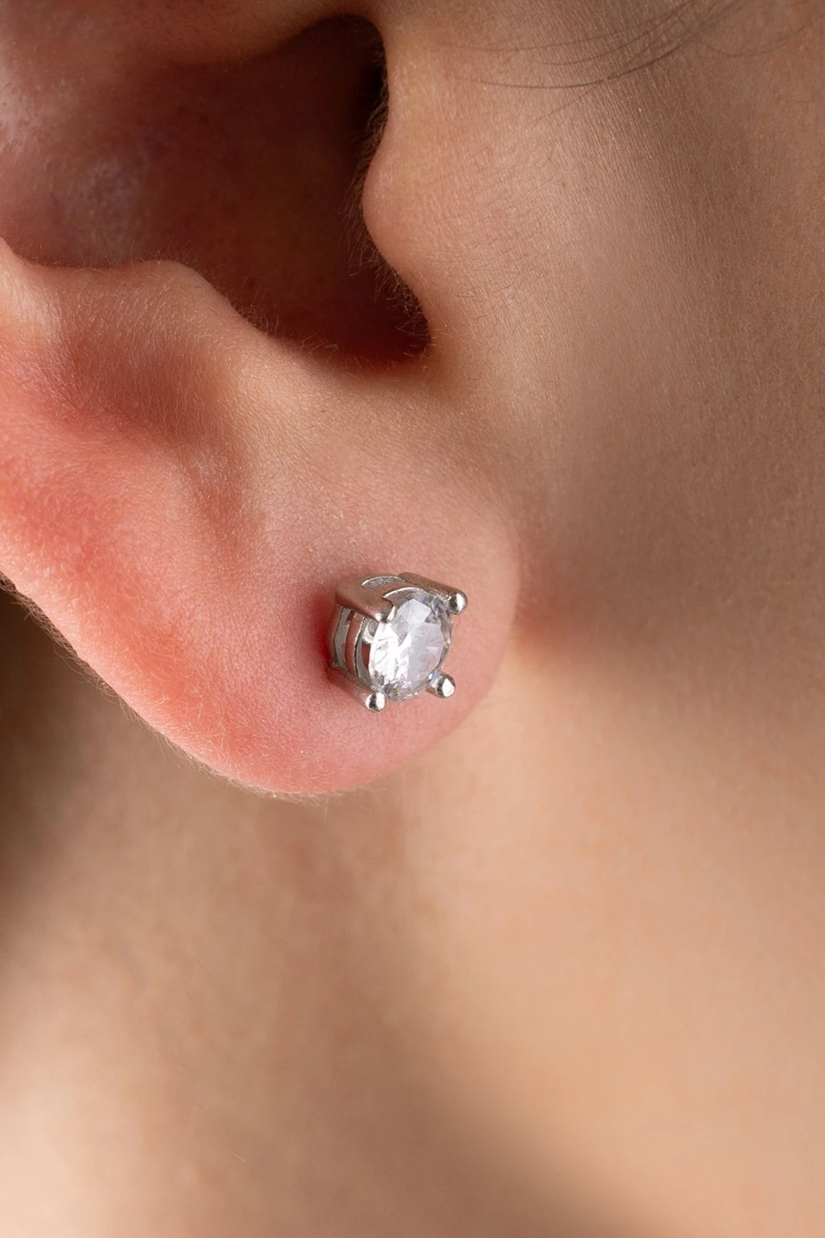 Gümüş Tektaş Çivili Küpe