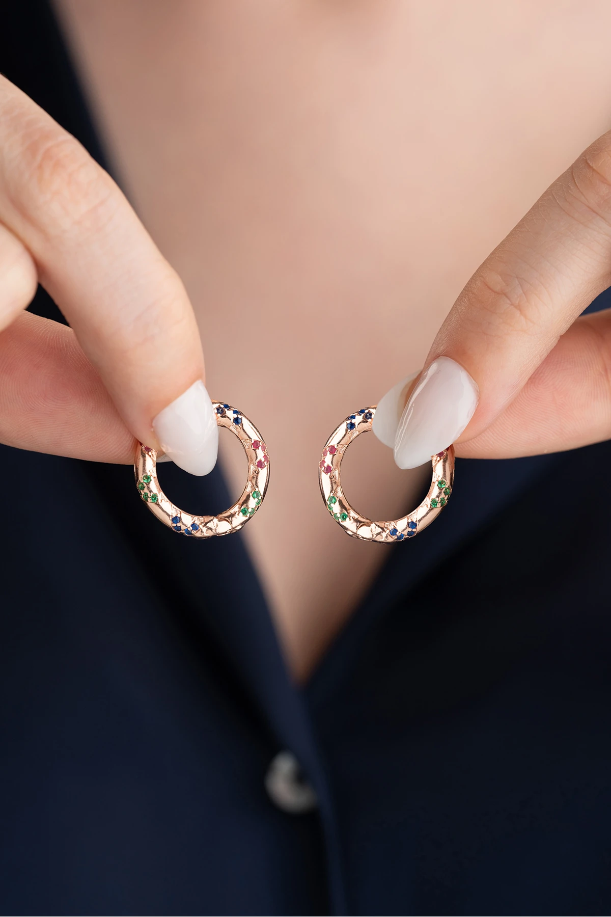 Gümüş Renkli Taşlı Halka Küpe