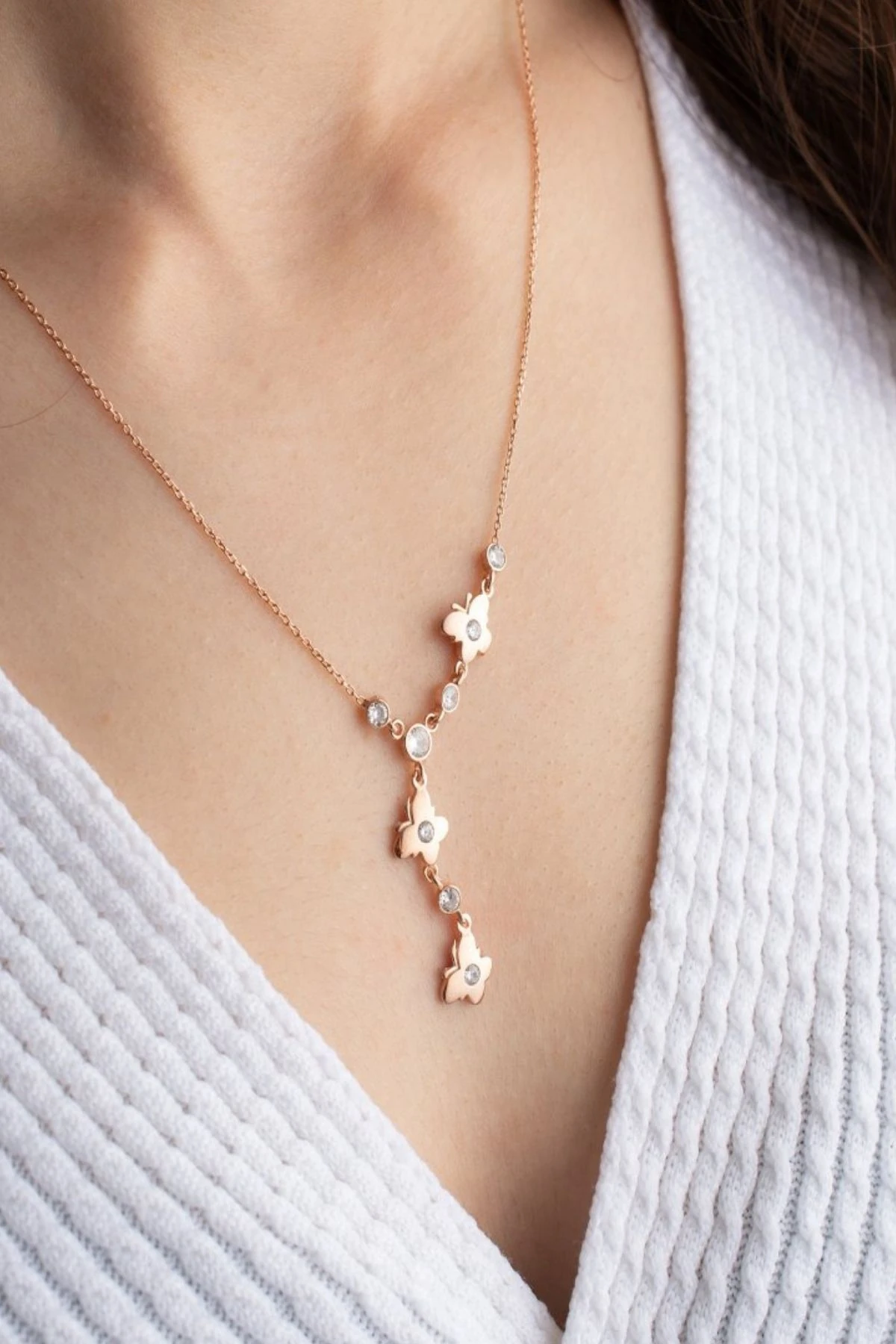 Gümüş Akışlı Kelebek Kolye