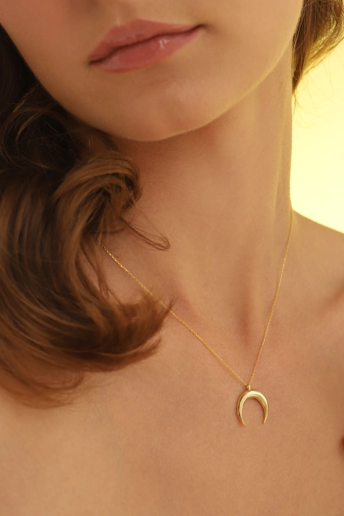 Ters Hilal Gümüş Kolye