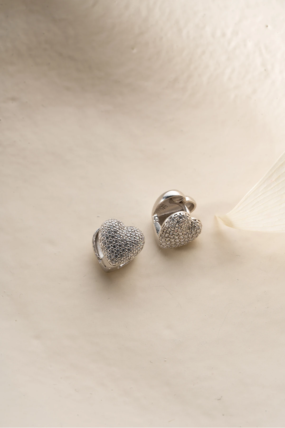 Gümüş Taşlı Kalp Küpe