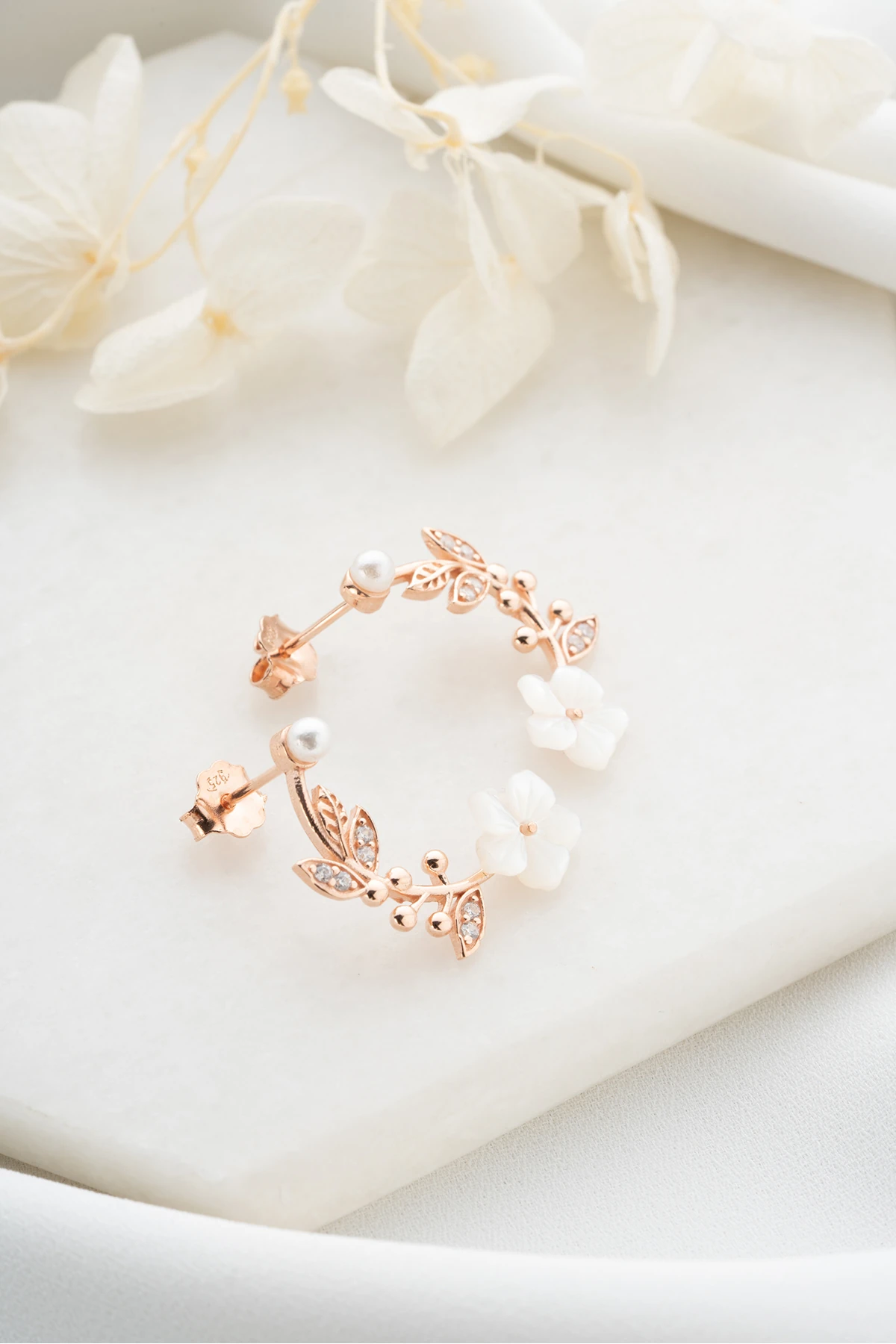 Gümüş Sedefli Çiçek Küpe