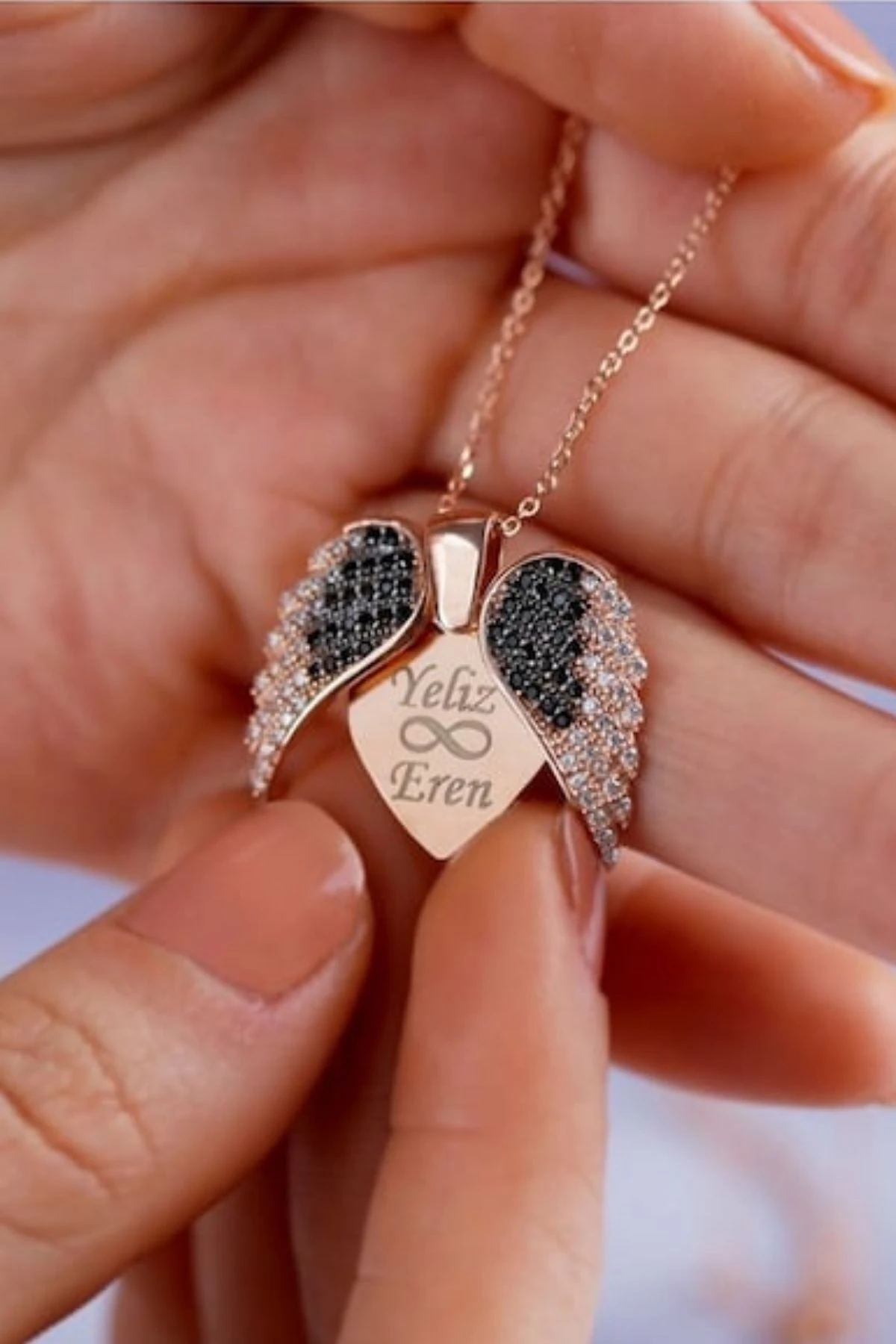 Gümüş Kanatlı Kalp Kolye