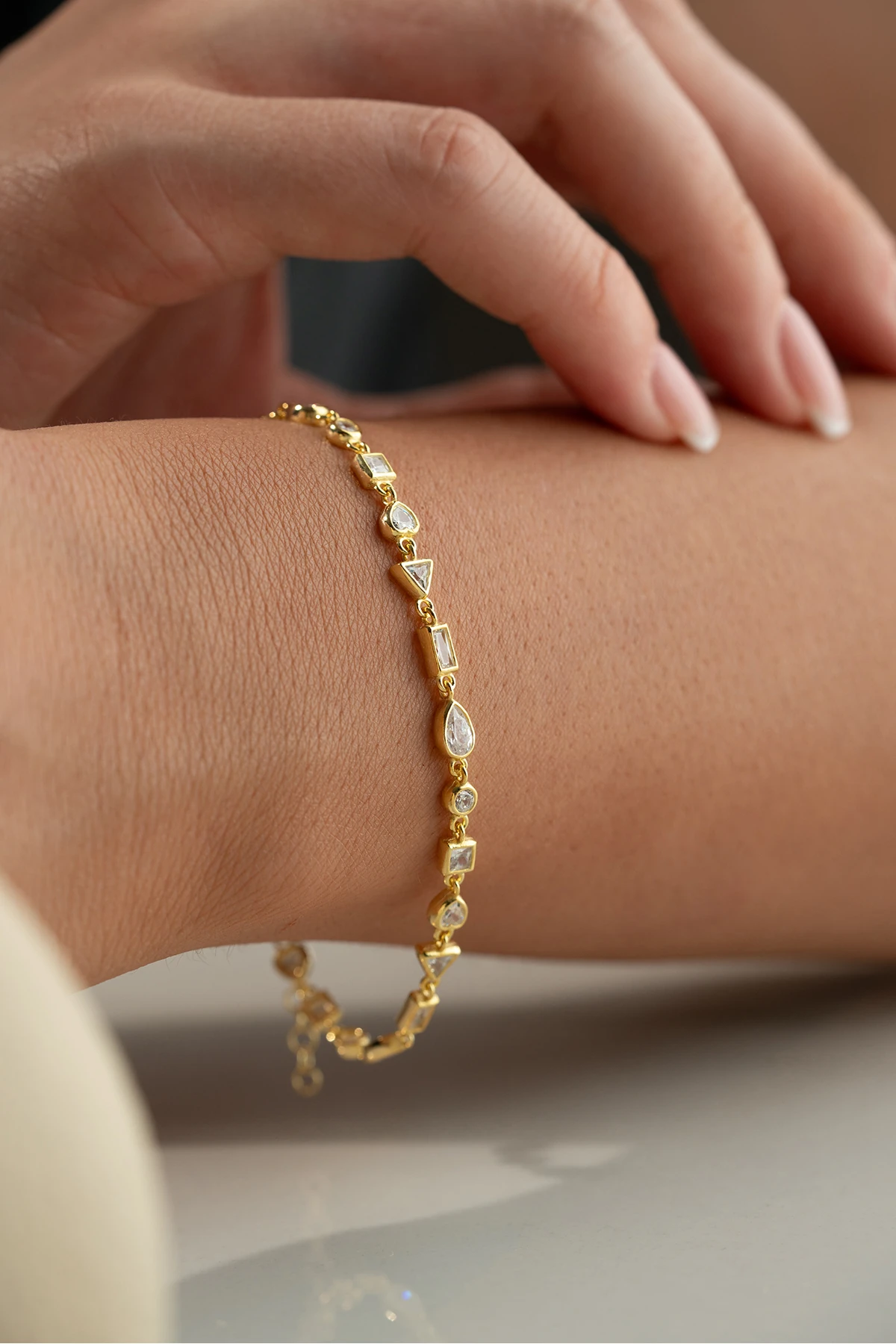 Gümüş Zirkon Taşlı Bileklik