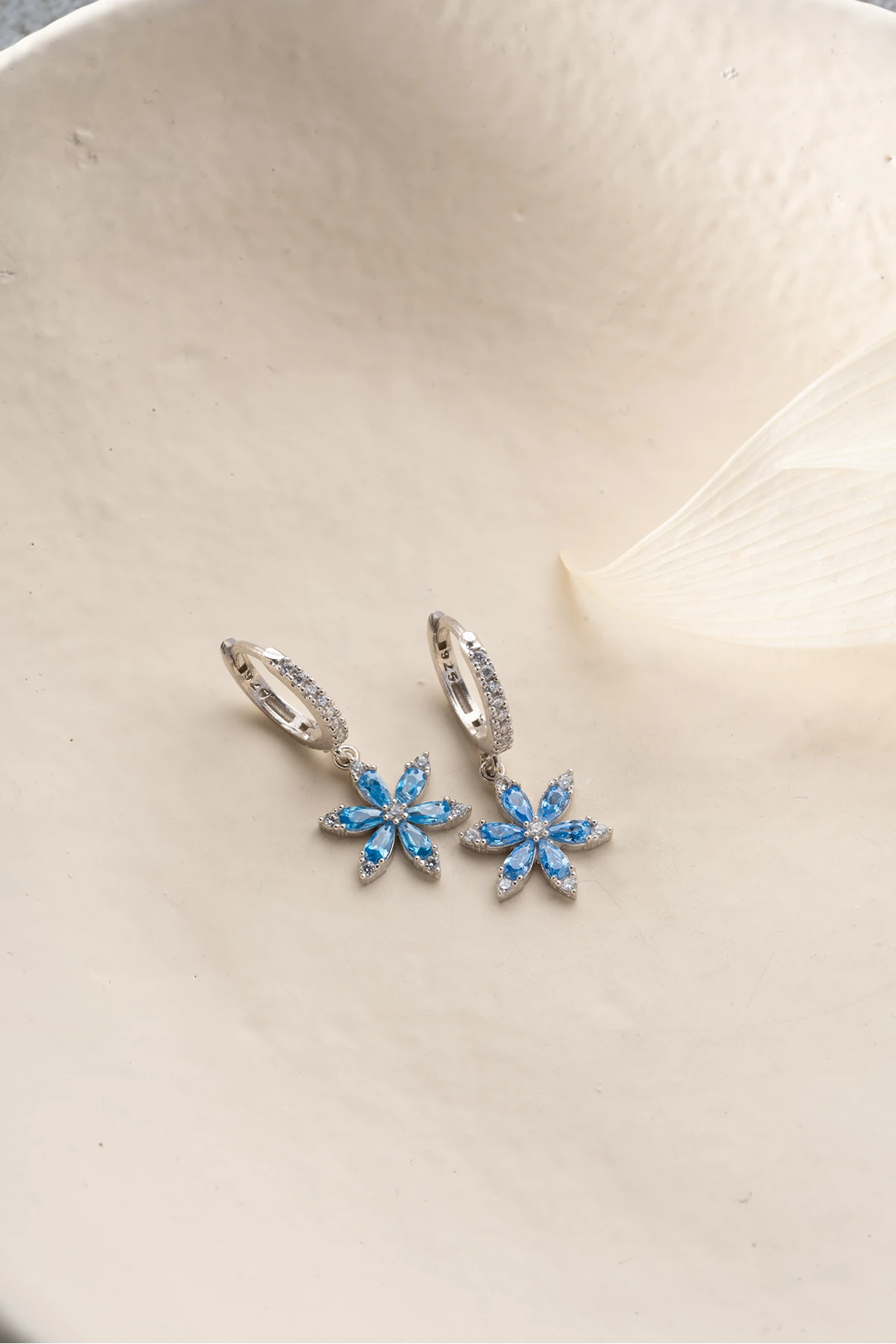 Gümüş Lotus Çiçeği Küpe