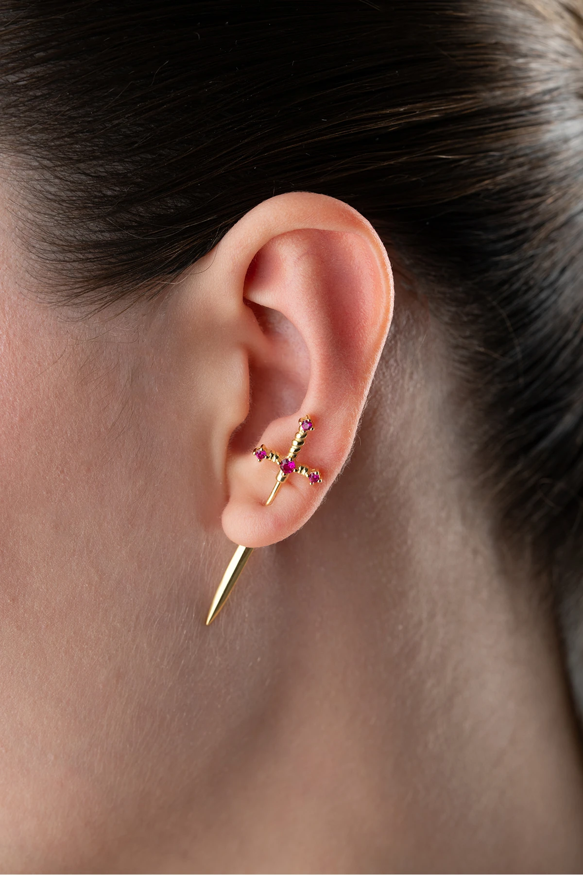 Gümüş Pembe Taşlı Kılıç Küpe