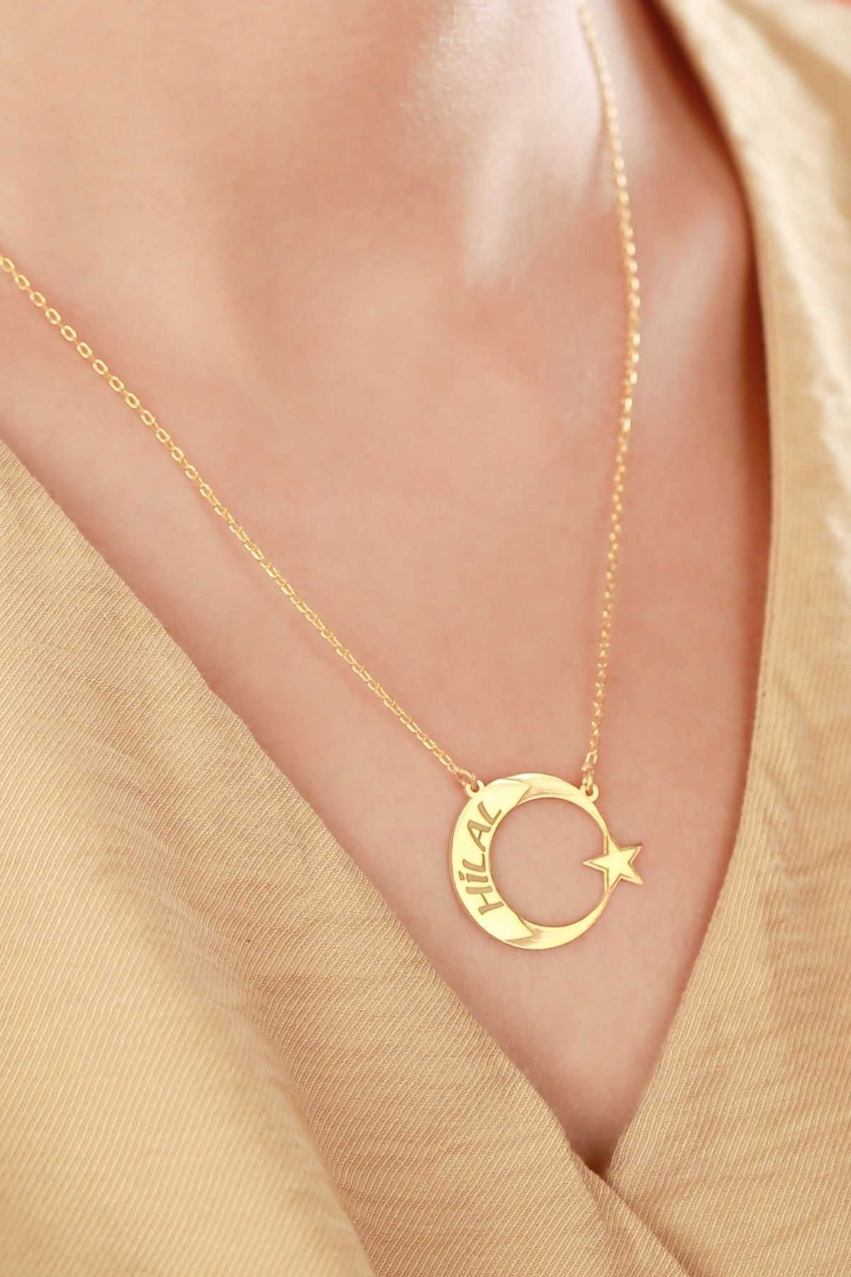 Gümüş Isimli Motifli Ay Yıldız Kolye