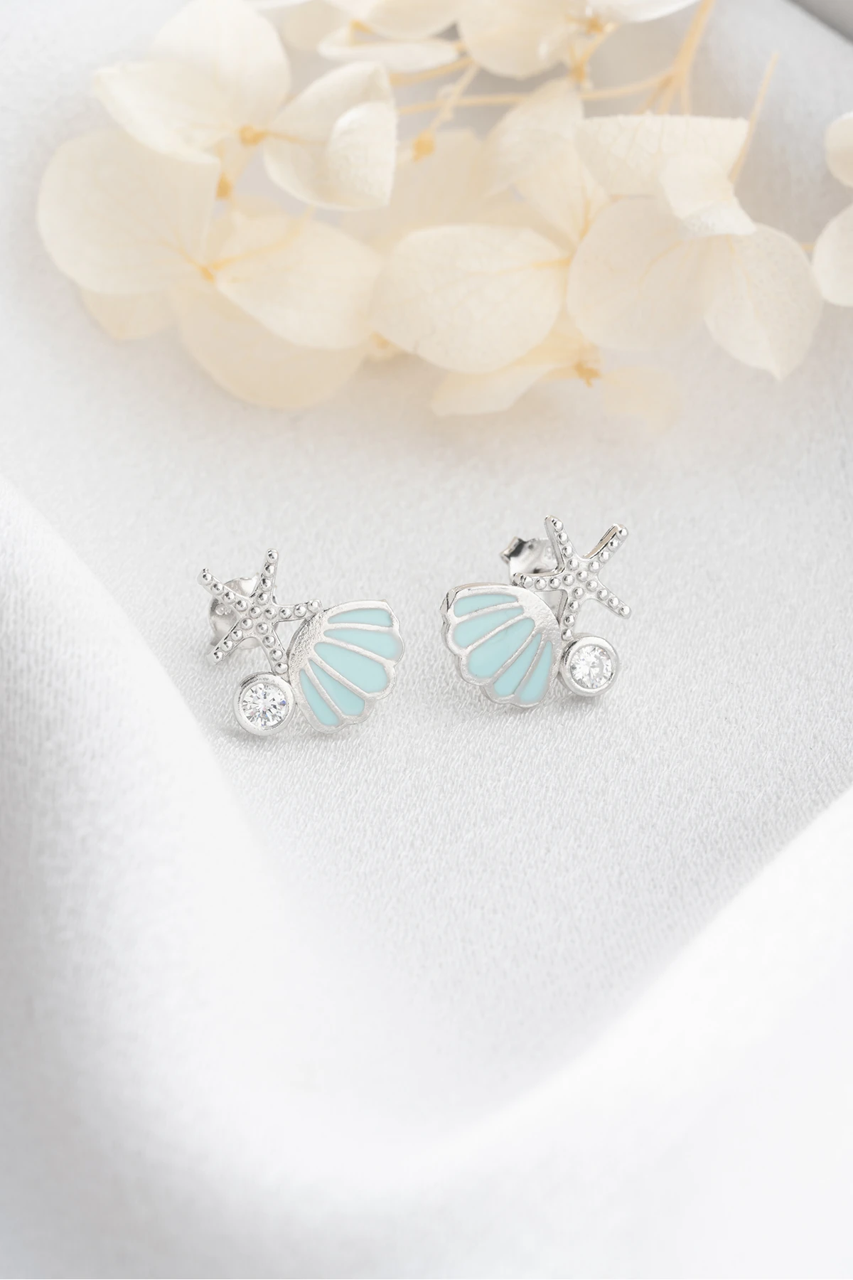 Gümüş Çivili Deniz Kabuğu Küpe