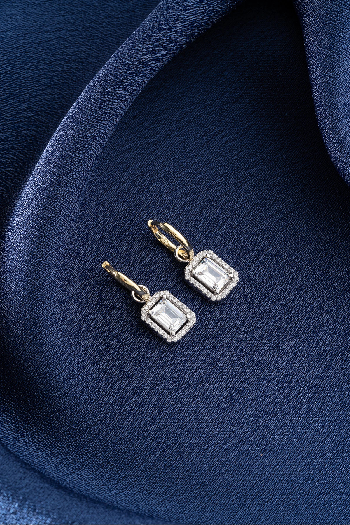 Gümüş Baget Taşlı Küpe