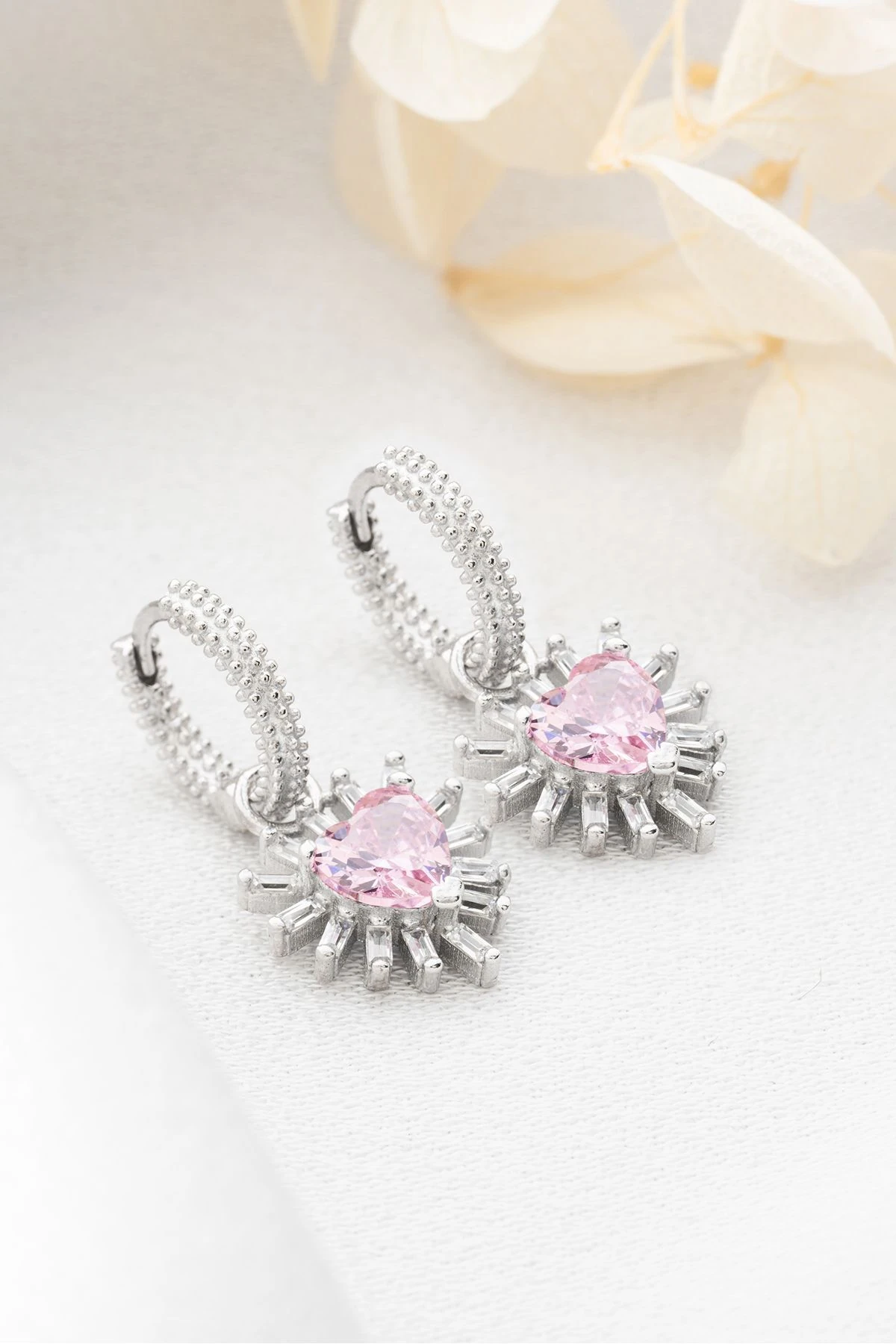 Gümüş Baget Taşlı Kalp Küpe