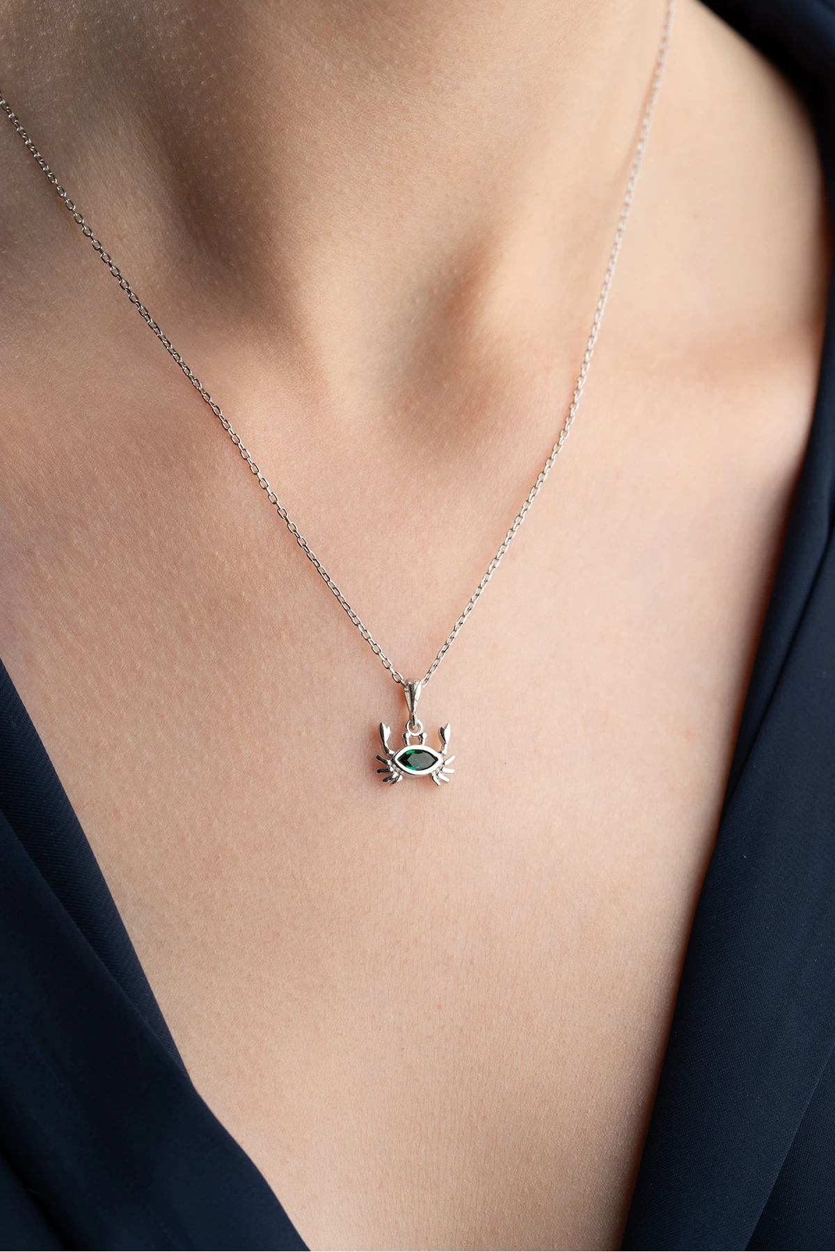 Gümüş Yengeç Model Kolye