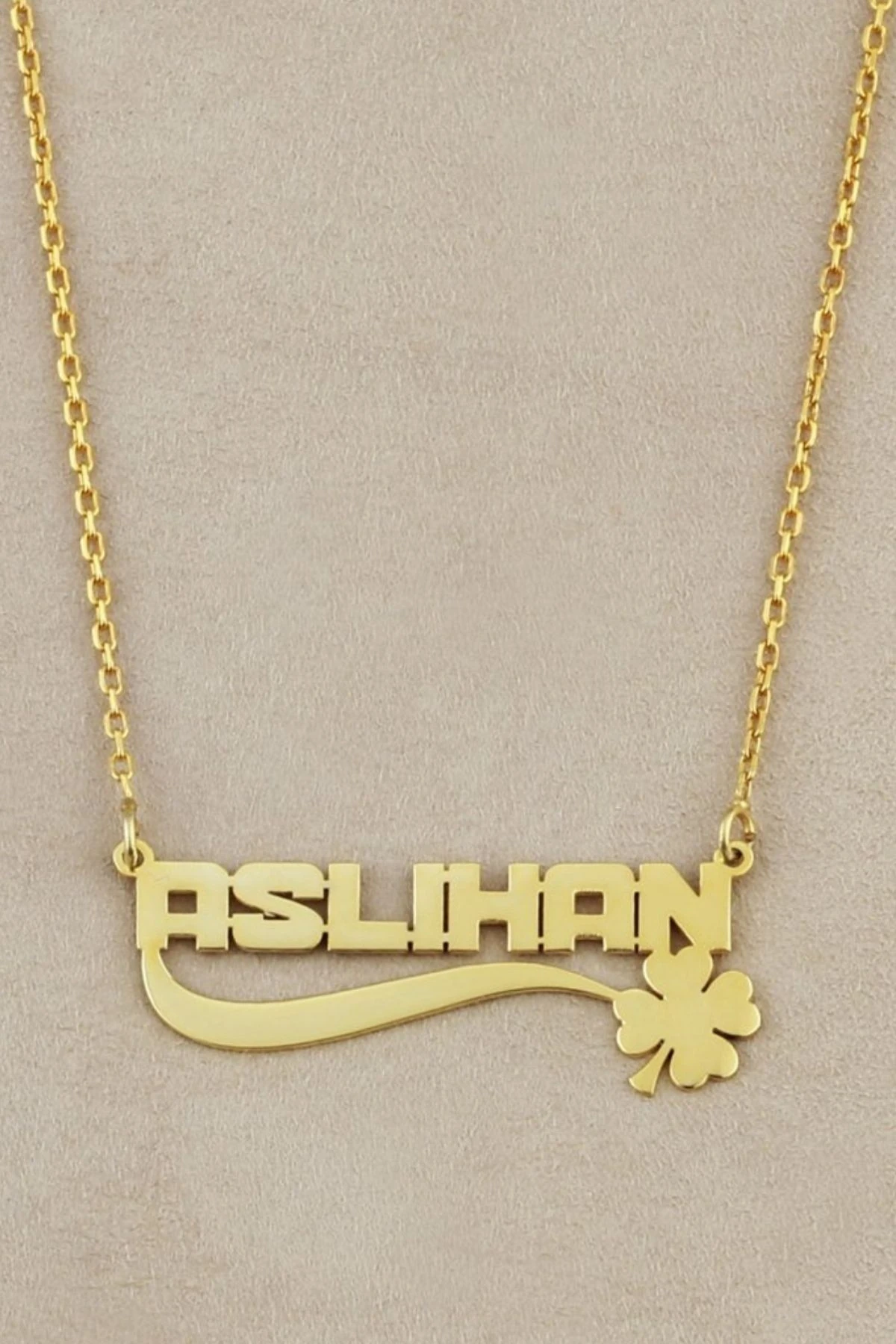 Gümüş Yoncalı Isimli Kolye